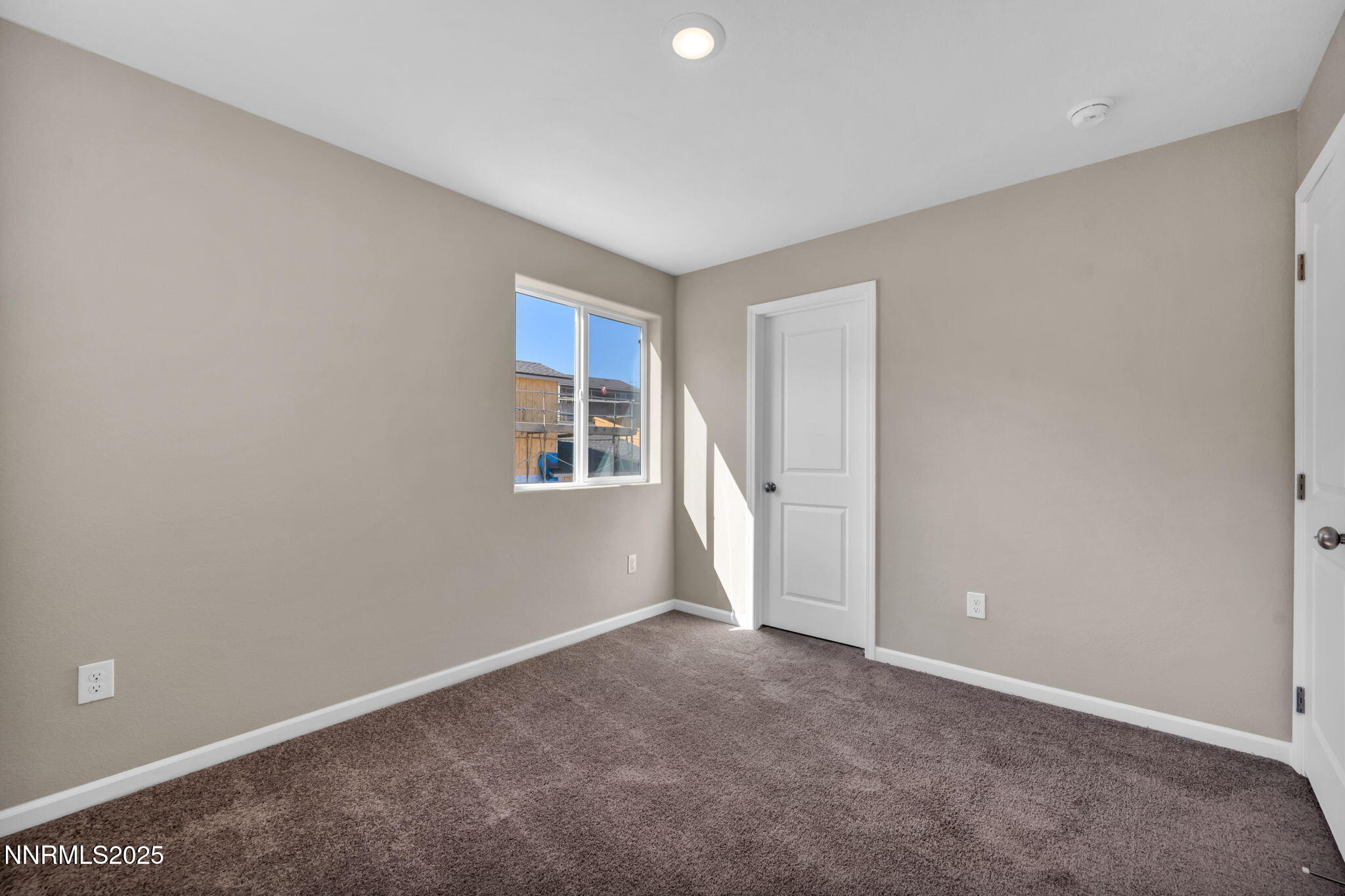 84-web-or-mls-615-e-patrician-dr