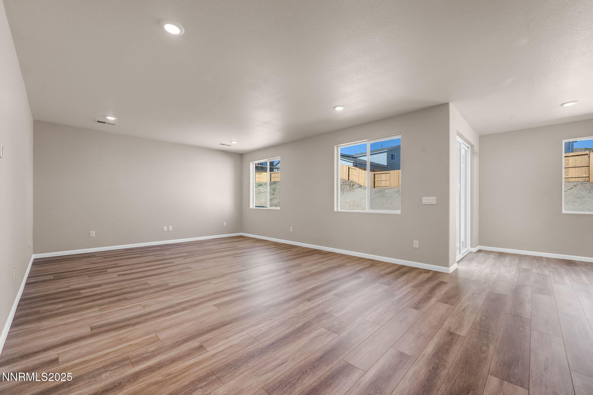 77-web-or-mls-615-e-patrician-dr