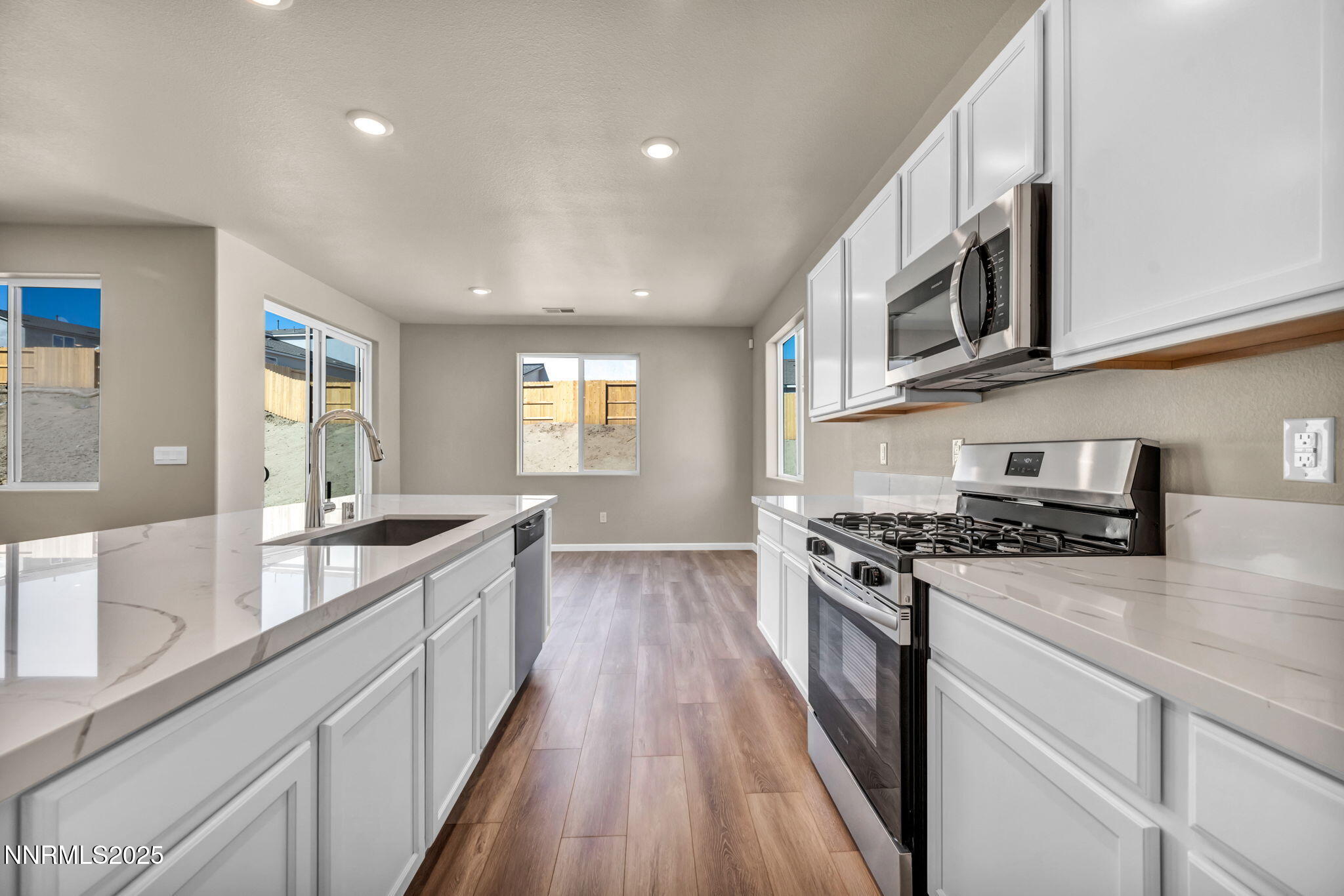 73-web-or-mls-615-e-patrician-dr