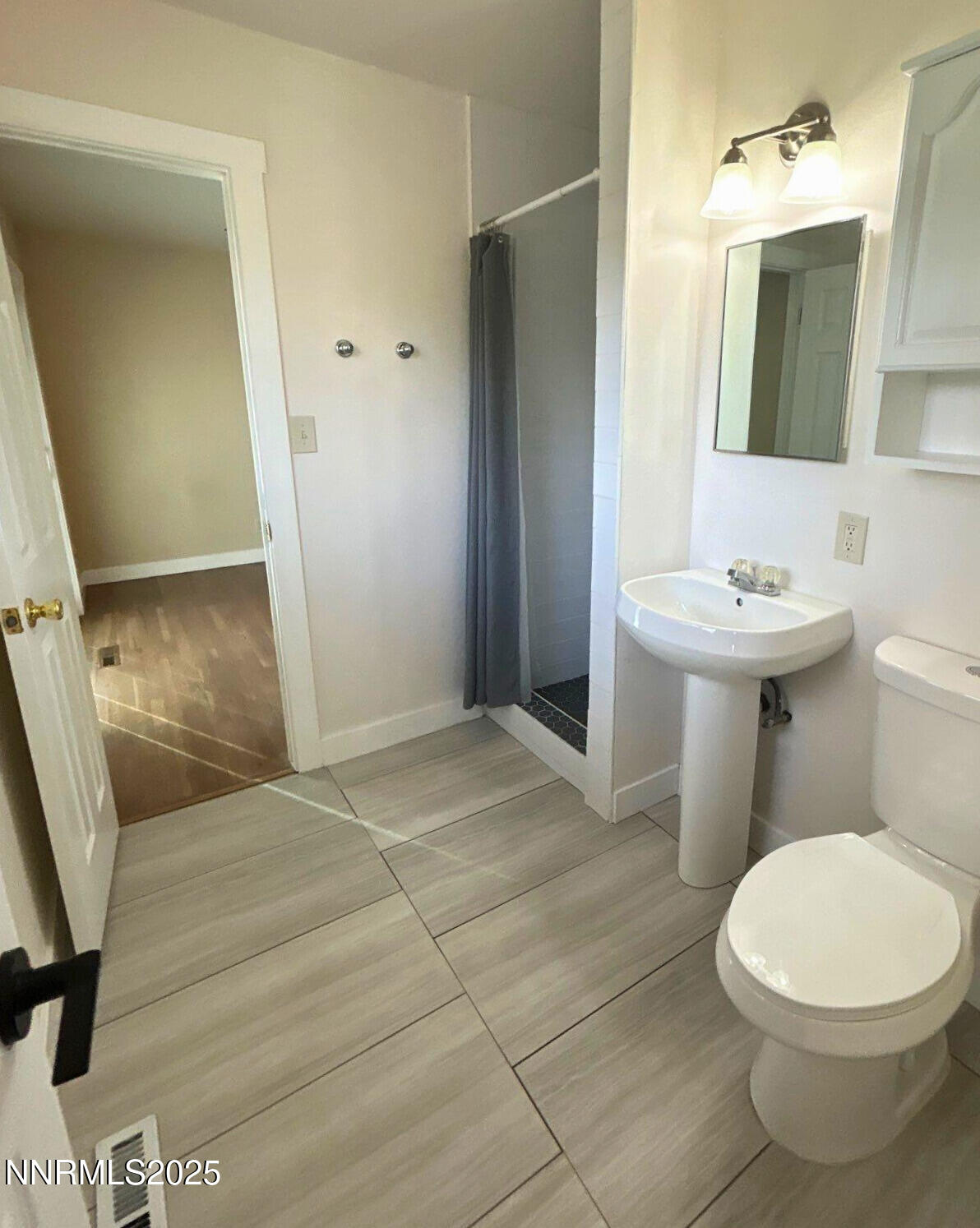 b64bdb7c-b141-4735-8b8b-7a5448ecbc58