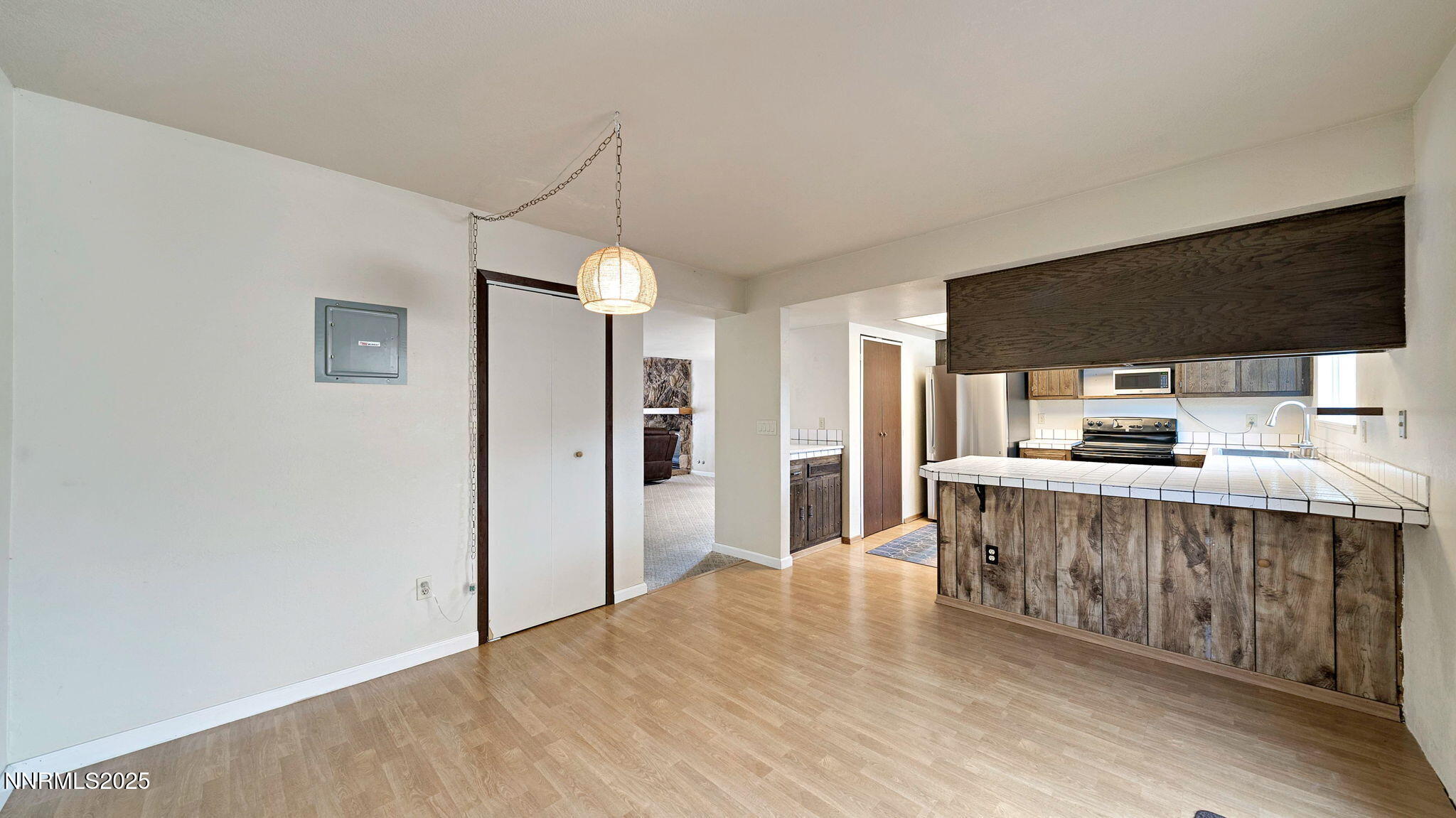 28-DSC04819_20_21_23-Edit