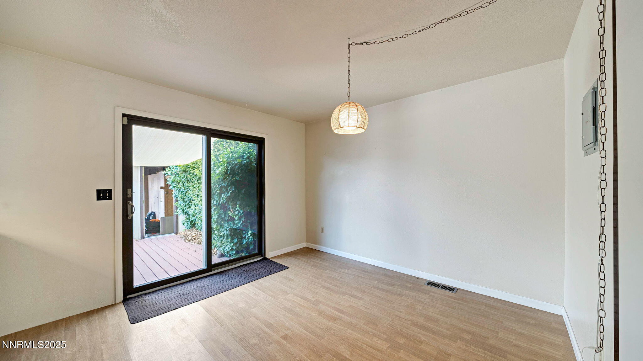 27-DSC04809_10_11_13-Edit