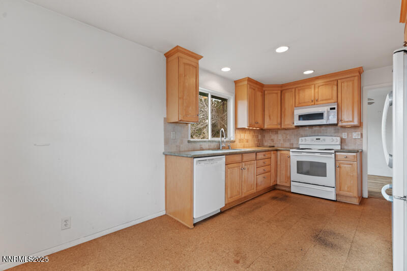 1606 Knoll Drive (14 of 30)