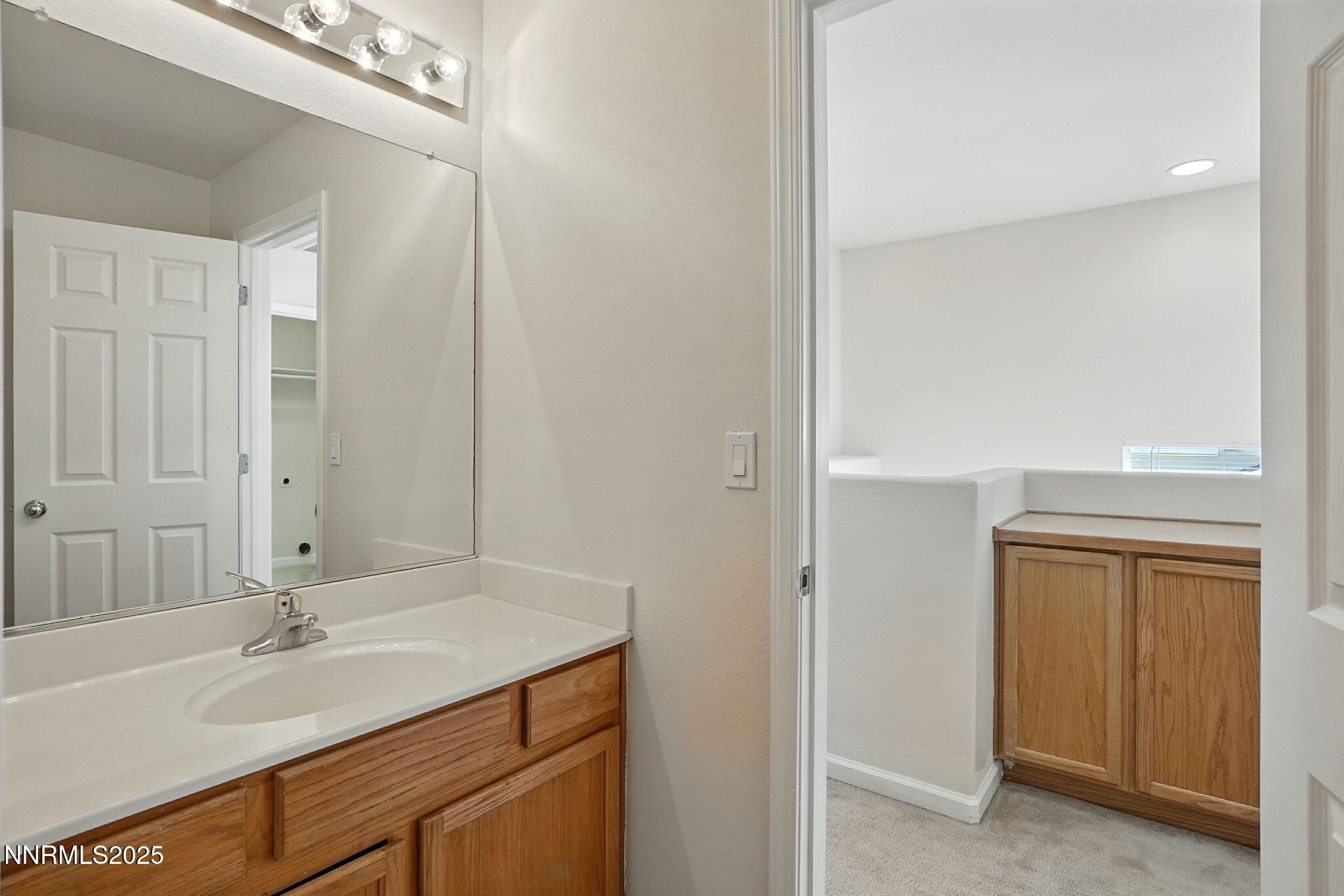 Jack & Jill full bath