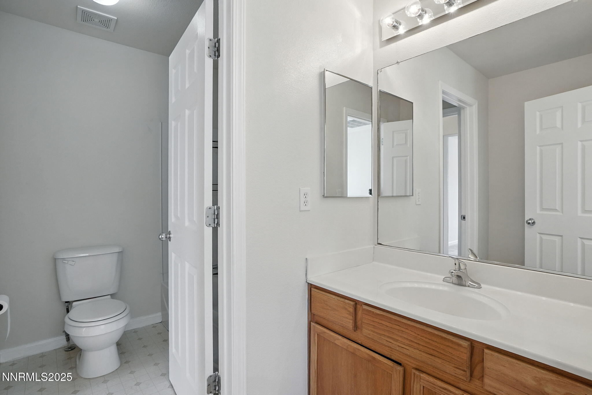 Jack & Jill full bath