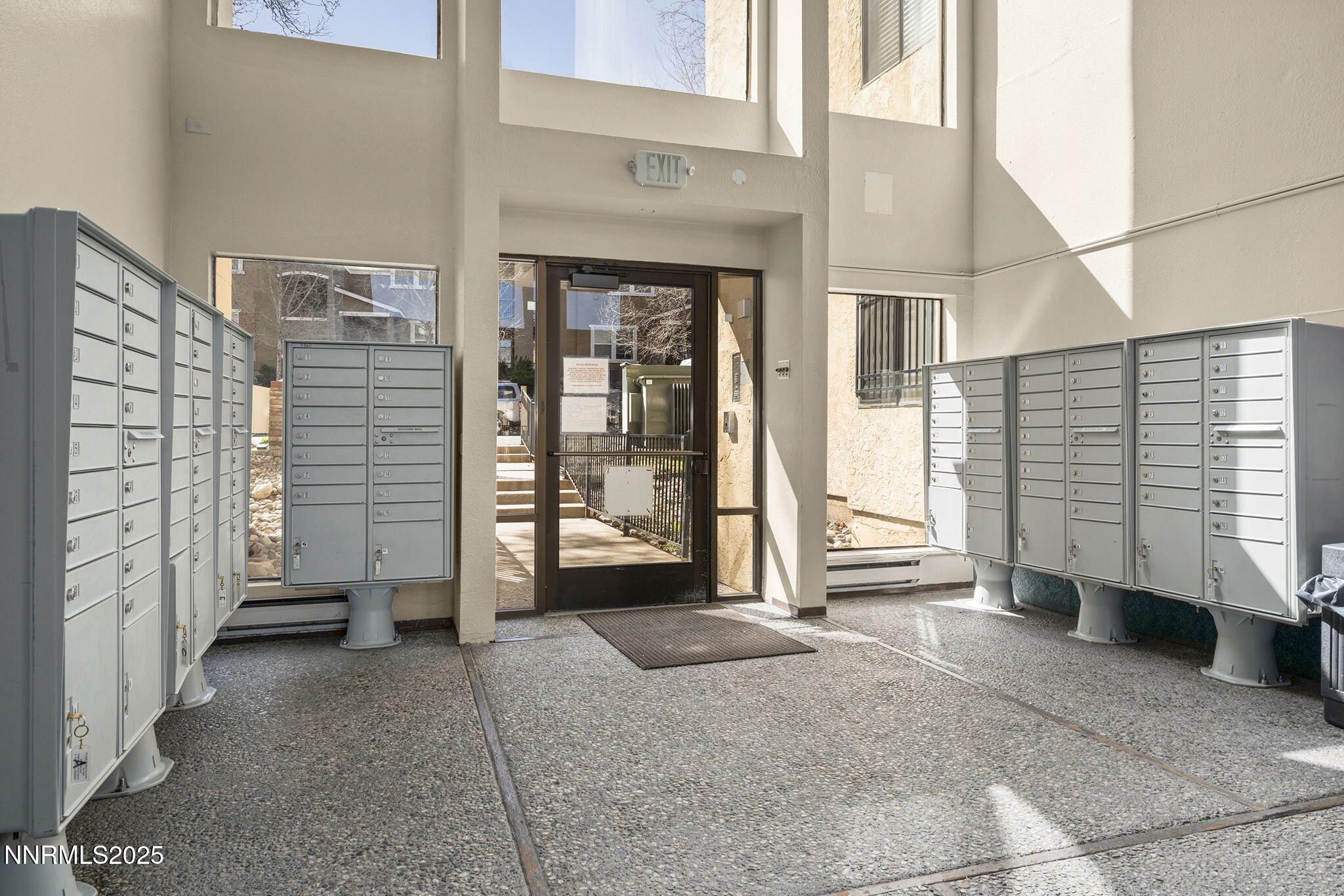 2-web-or-mls-1-print-A7409833