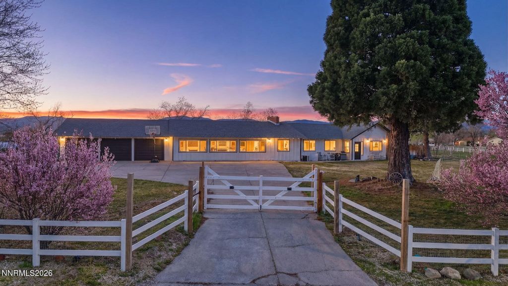 Photo of 500 Sierra Manor Drive, Reno, NV 89511 (MLS # 260003066)