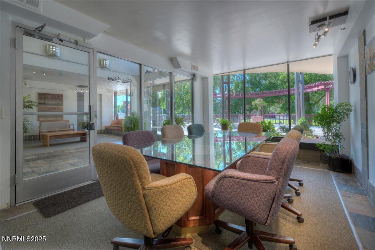 30-Common-MeetingRoom