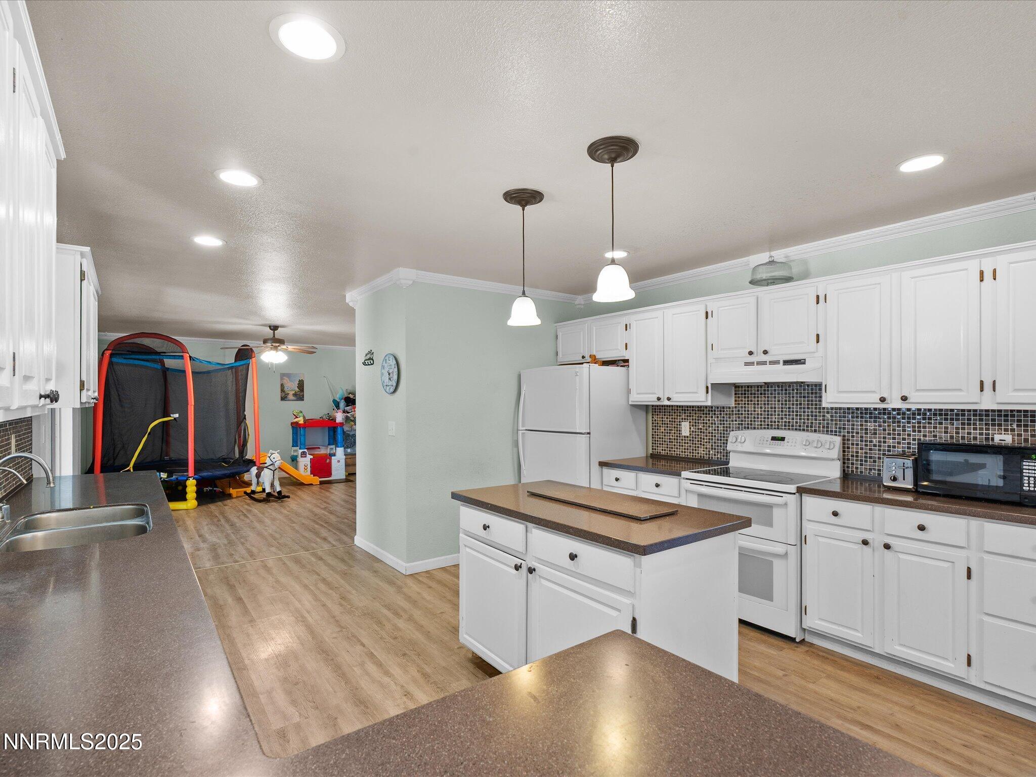 16-2830 Country Club Dr-115