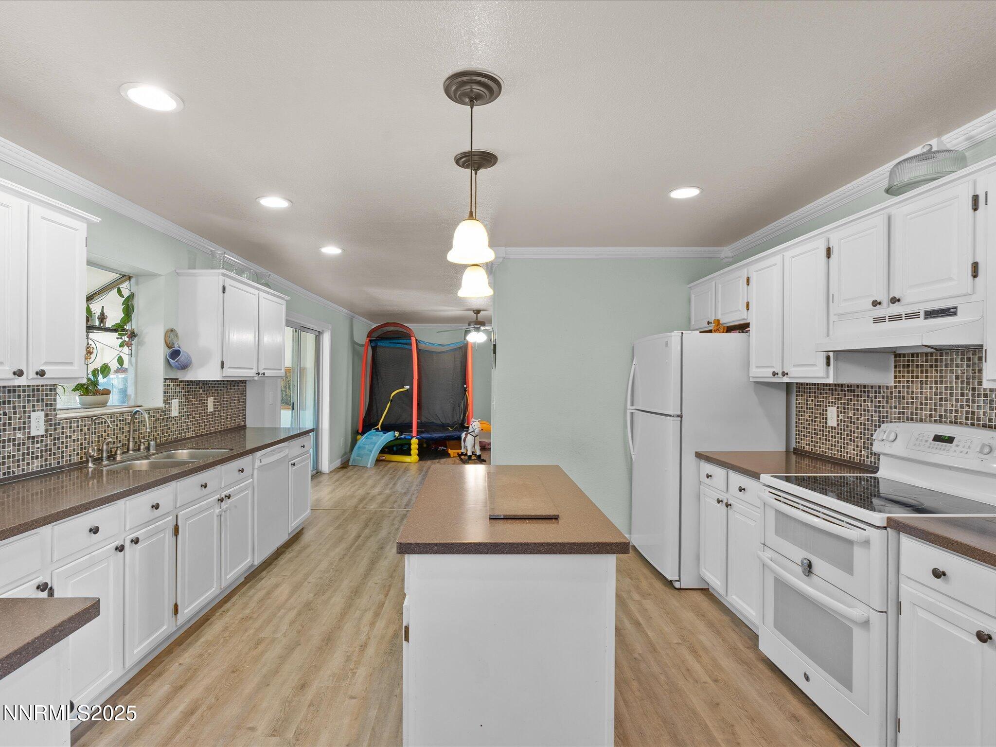 15-2830 Country Club Dr-114