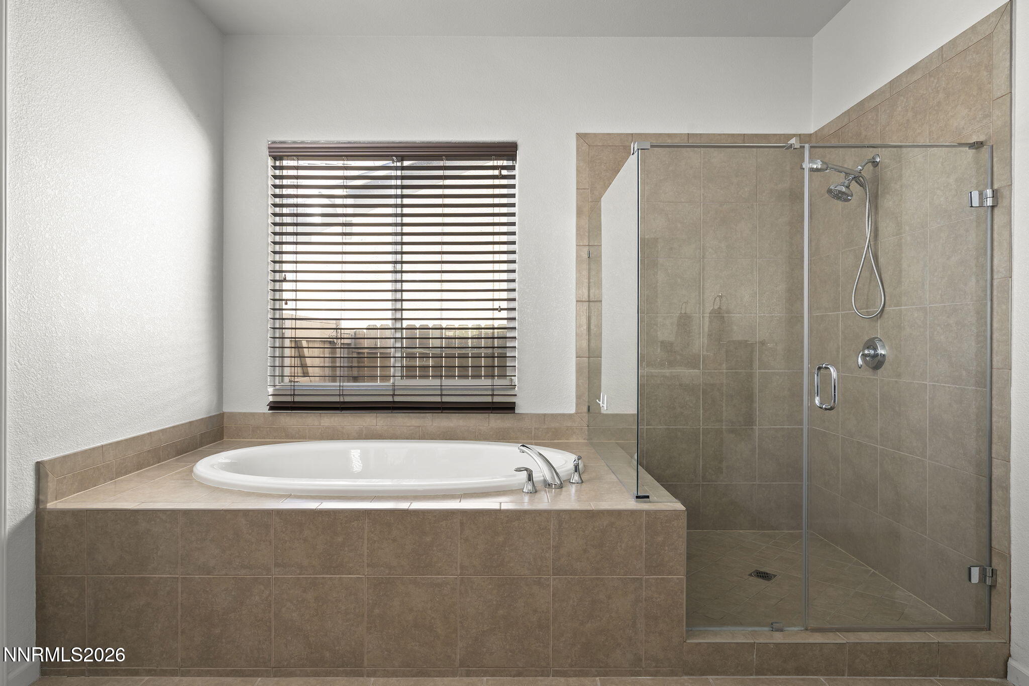 20-web-or-mls-_DSC8038