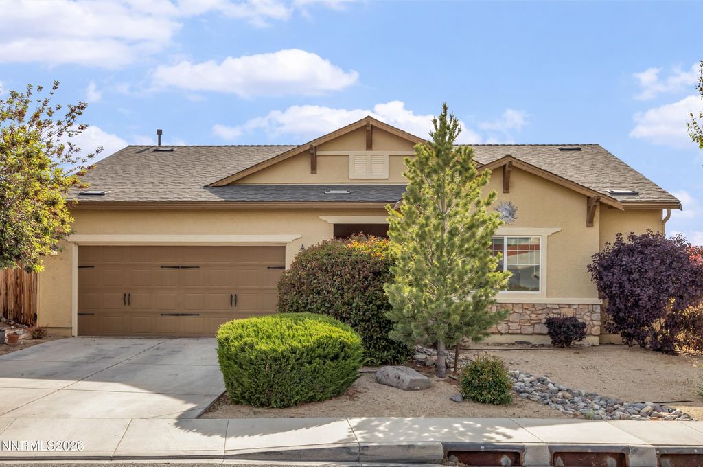 Photo of 500 Sun Mesa Drive, Sun Valley, NV 89433 (MLS # 260006061)