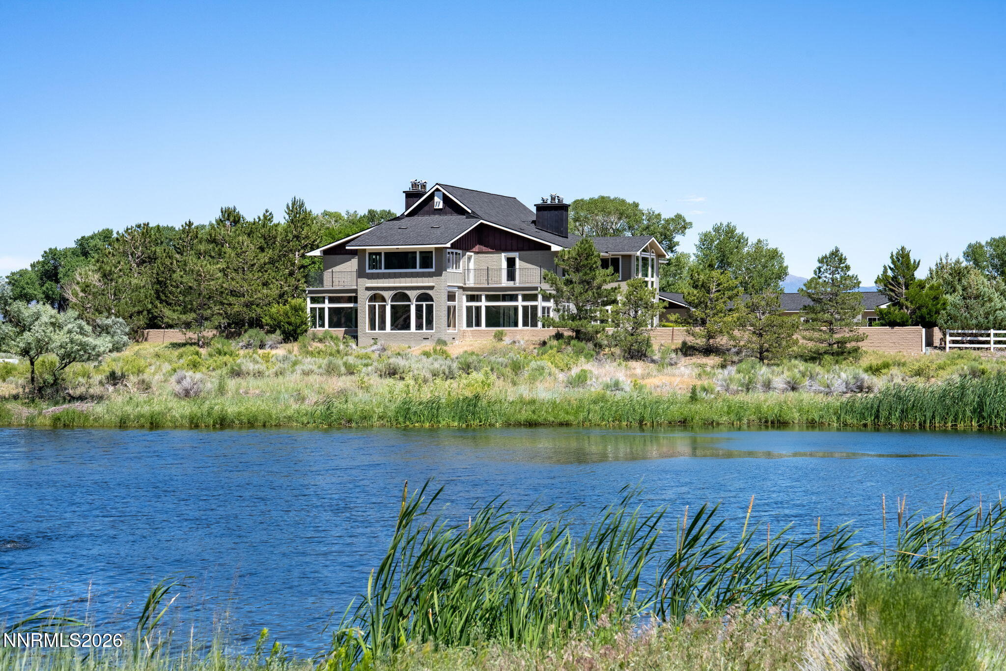 15-web-or-mls-380 Genoa Ln-15