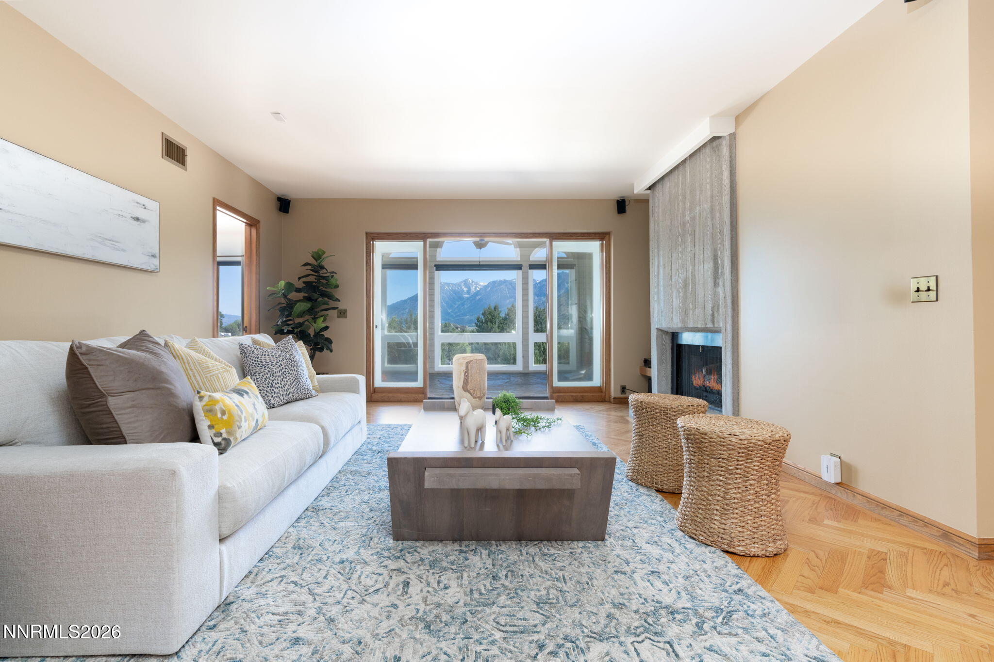 63-web-or-mls-380 Genoa Ln-63
