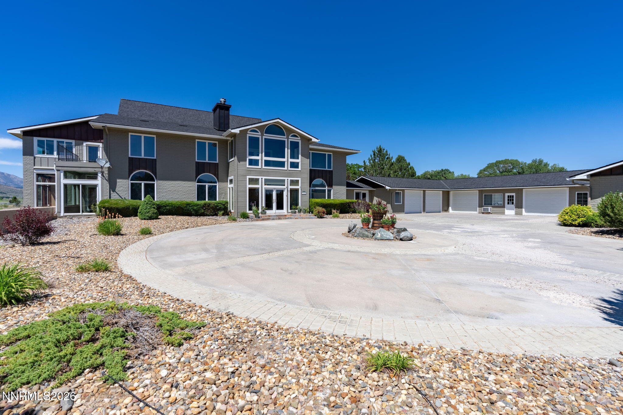 21-web-or-mls-380 Genoa Ln-21