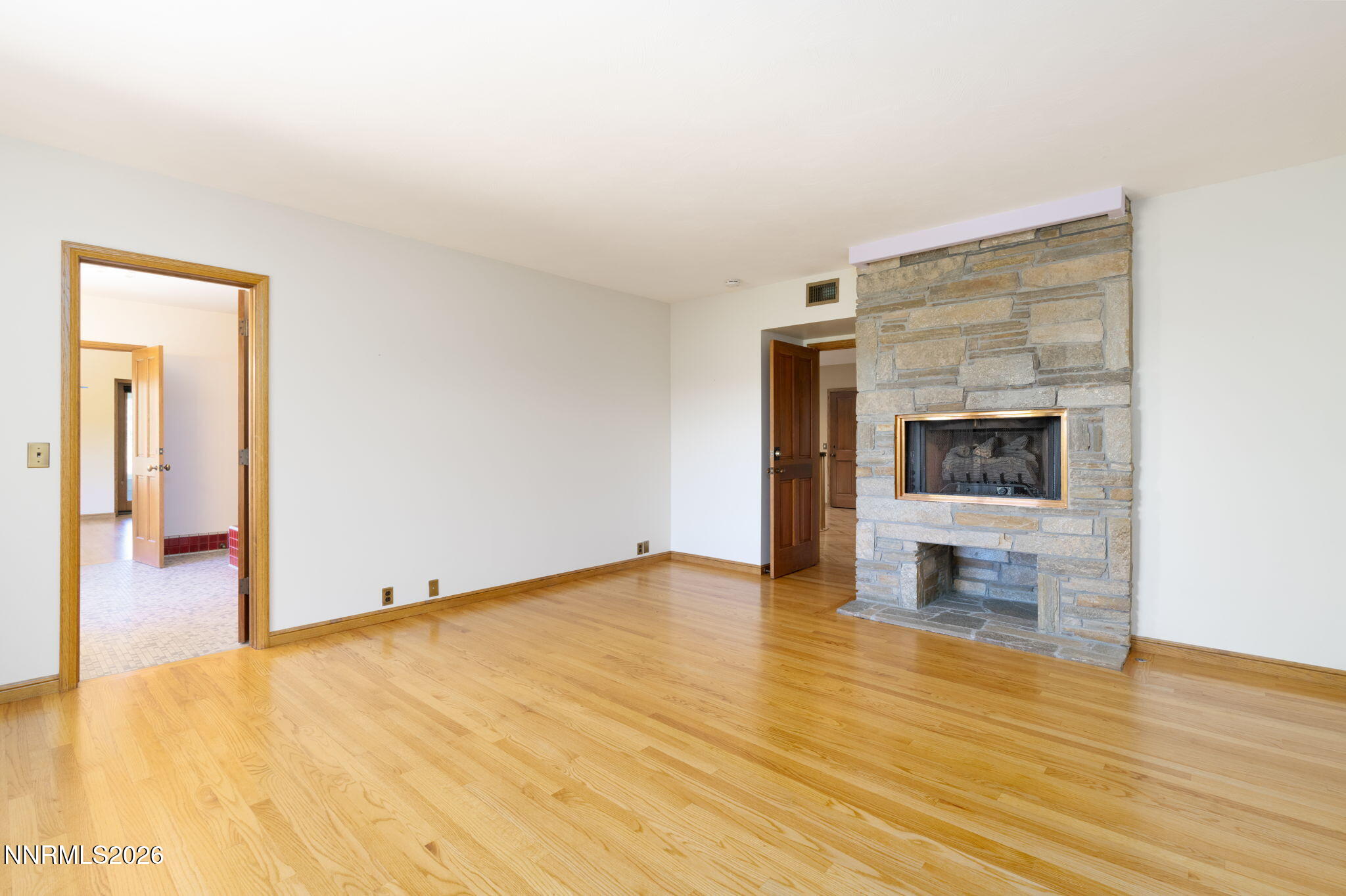 72-web-or-mls-380 Genoa Ln-72