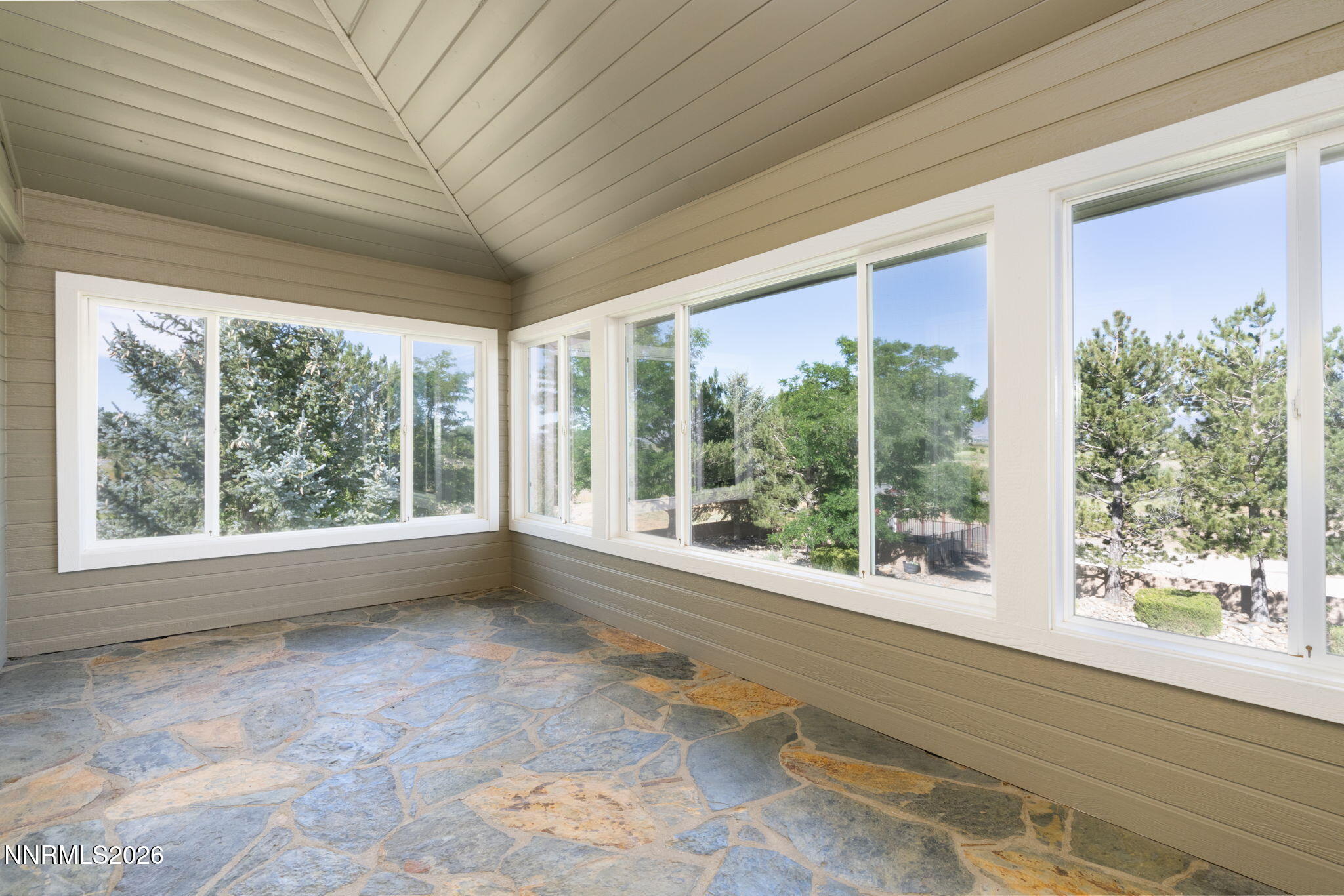 76-web-or-mls-380 Genoa Ln-76