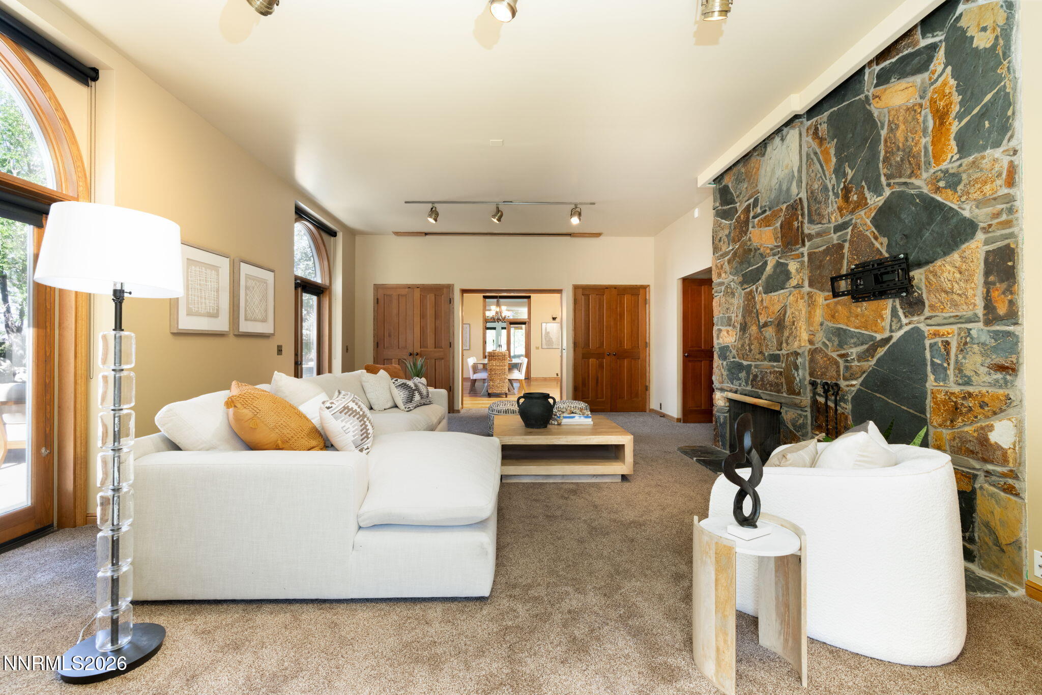 40-web-or-mls-380 Genoa Ln-40