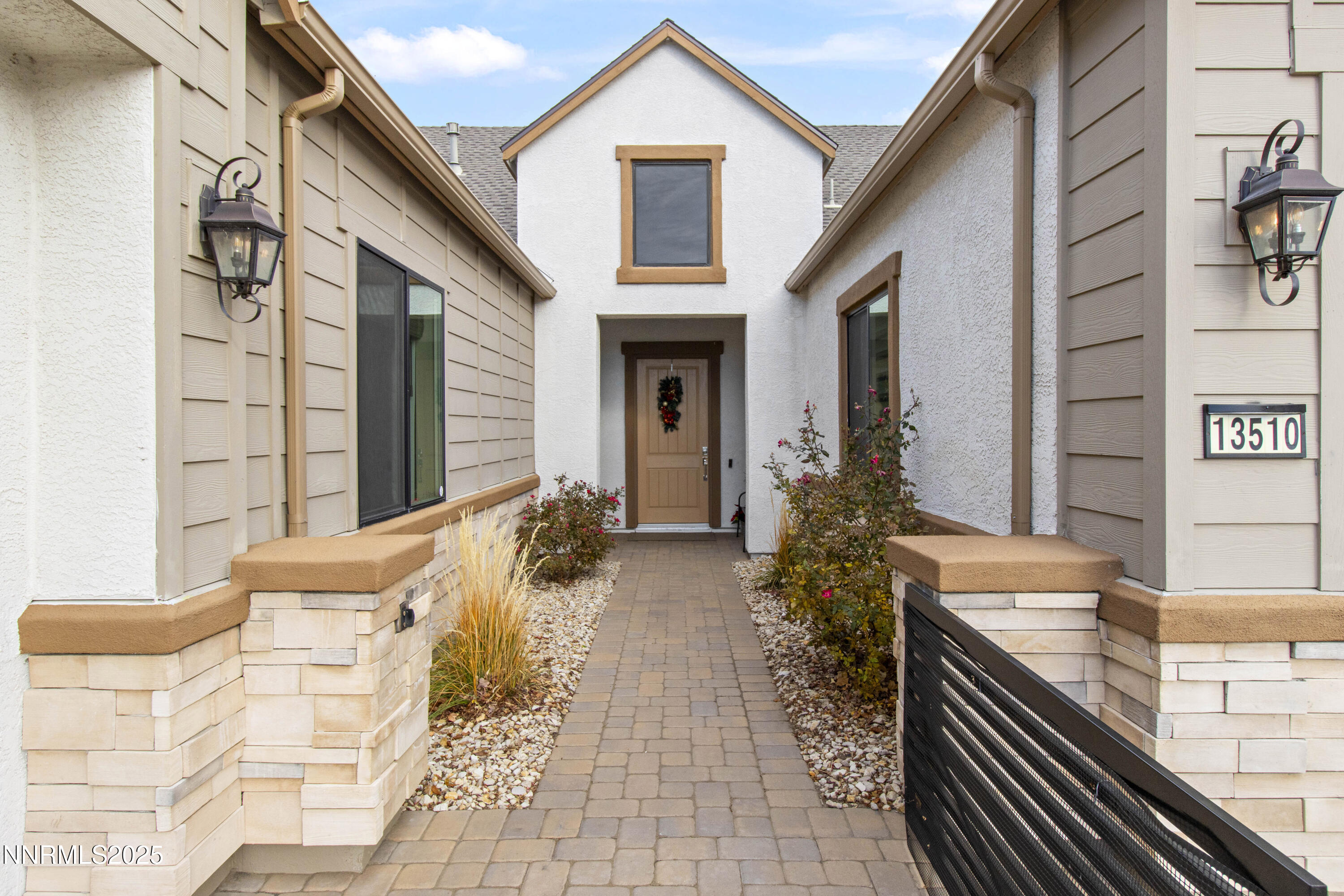 13510 Water Willow St 08 Entry Daylight