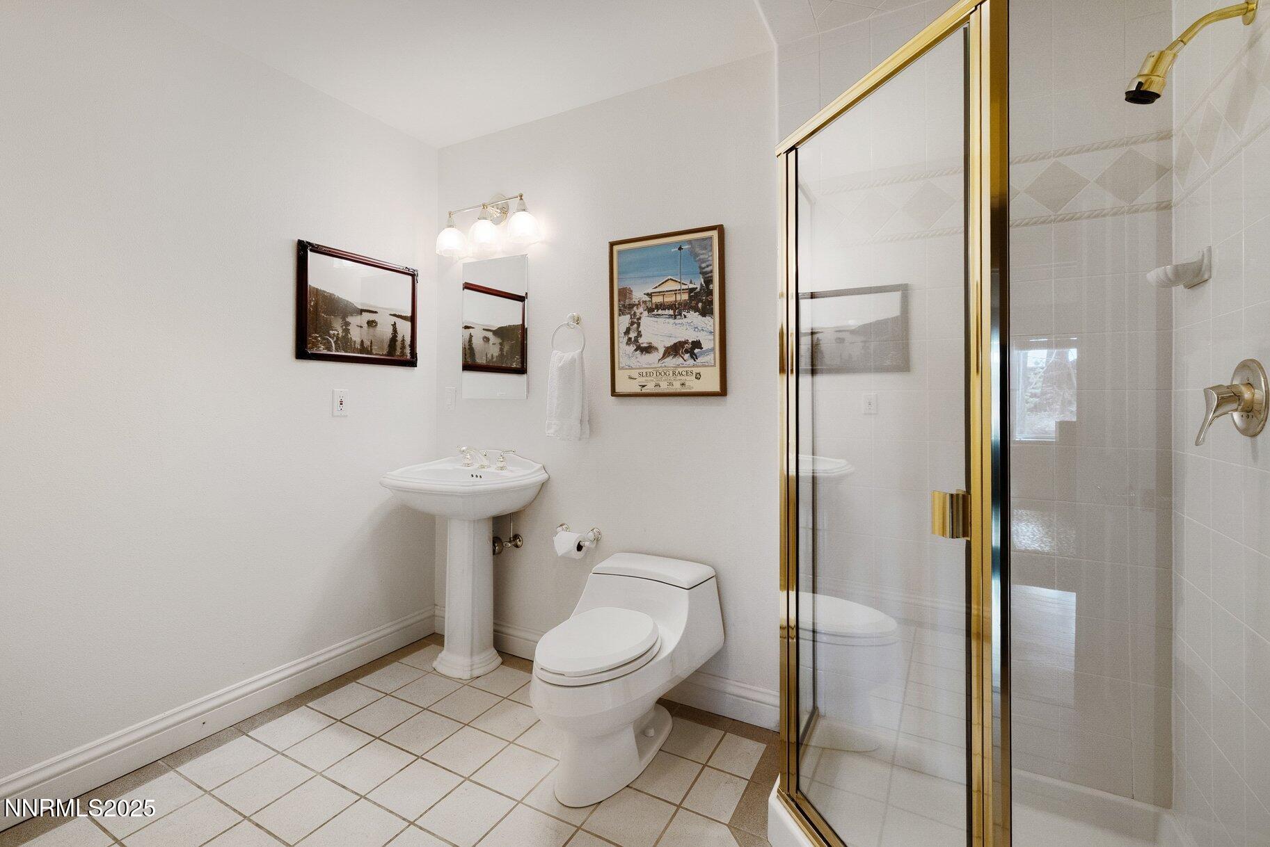 020_37-print-771_lakeshore-32_913