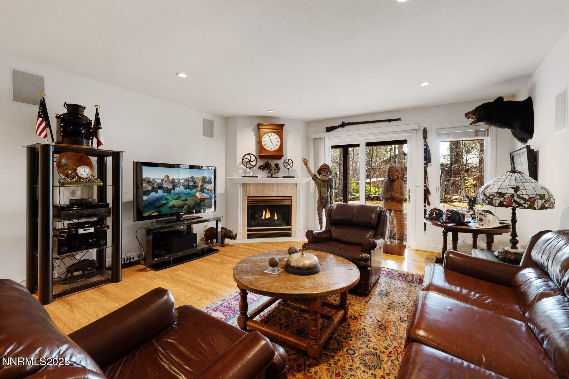 018_30-print-771_lakeshore-24_772