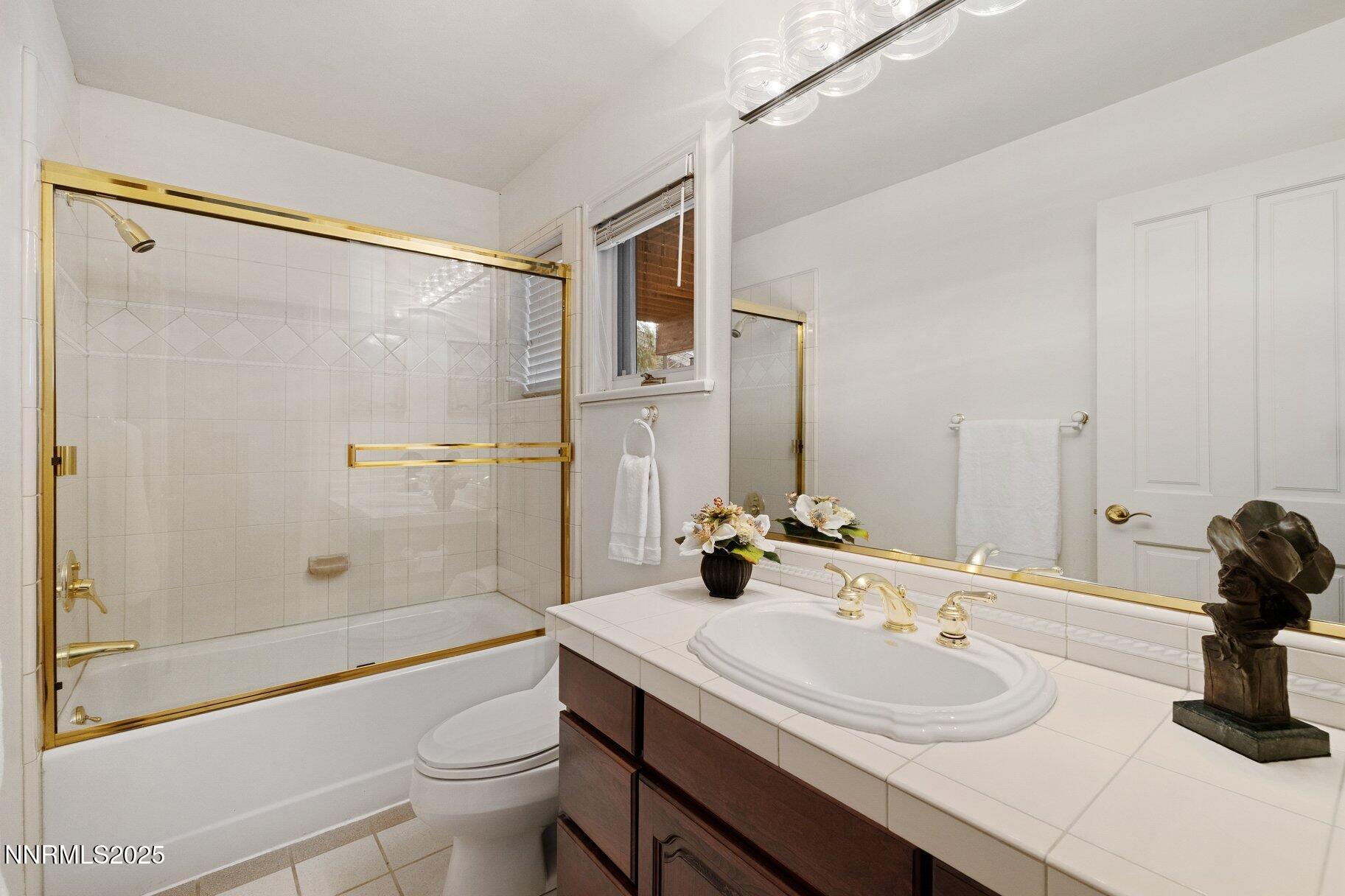 017_33-print-771_lakeshore-27_562