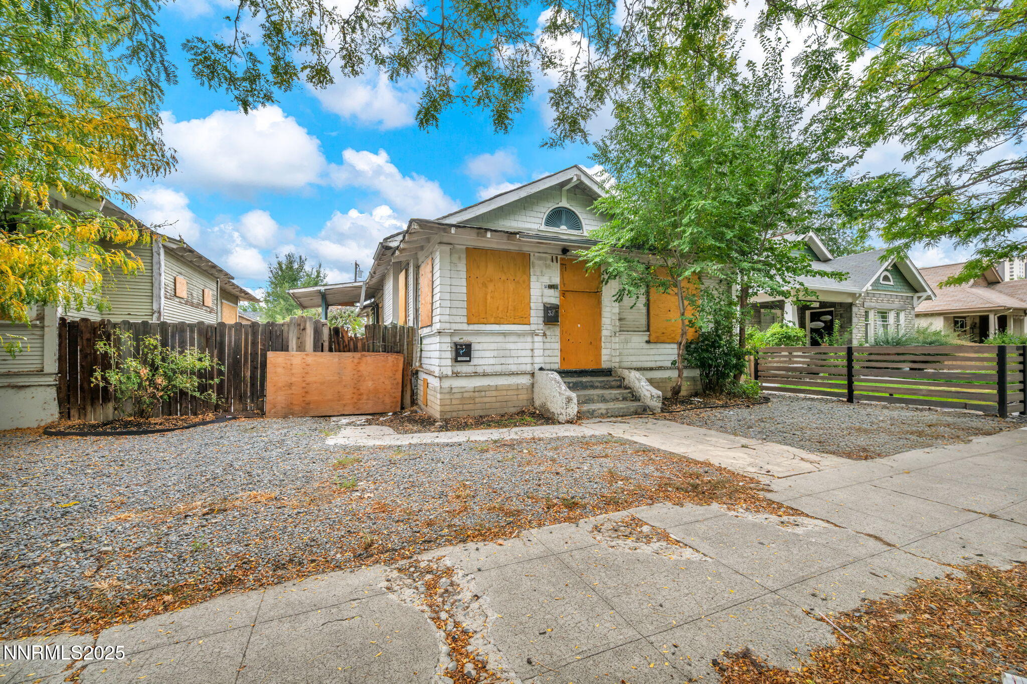 17-web-or-mls-336-e-7th-st