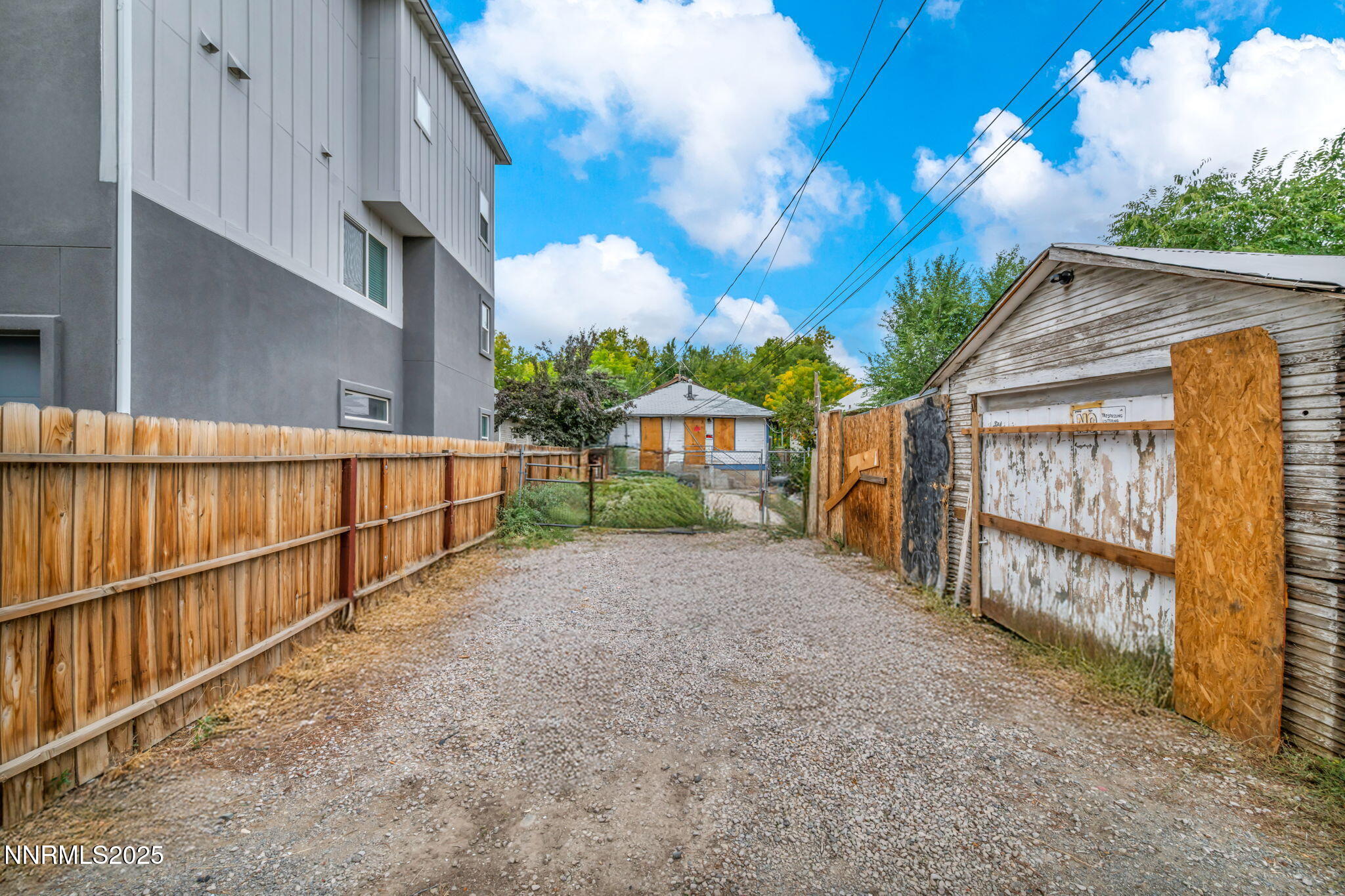 7-web-or-mls-336-e-7th-st