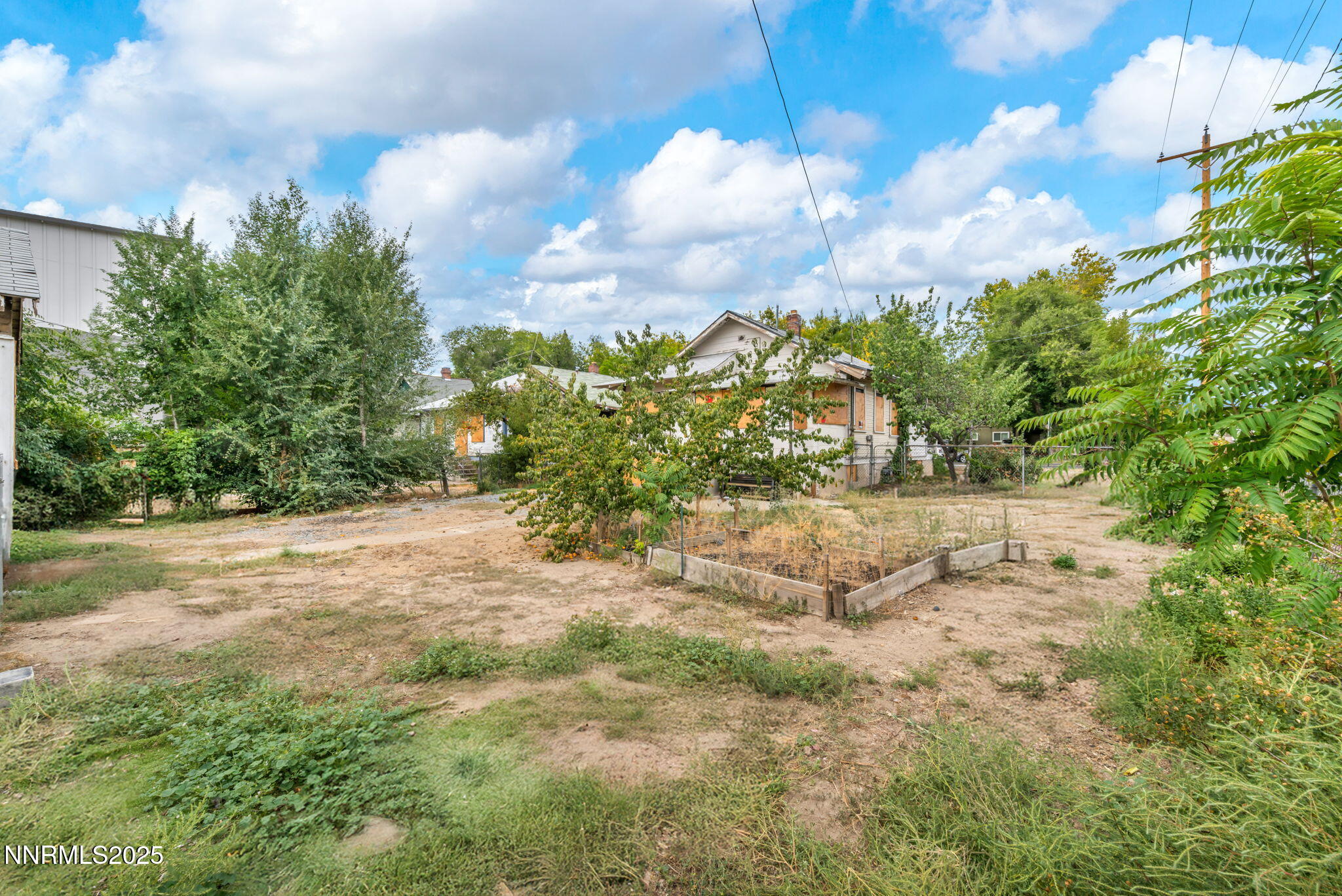 20-web-or-mls-336-e-7th-st