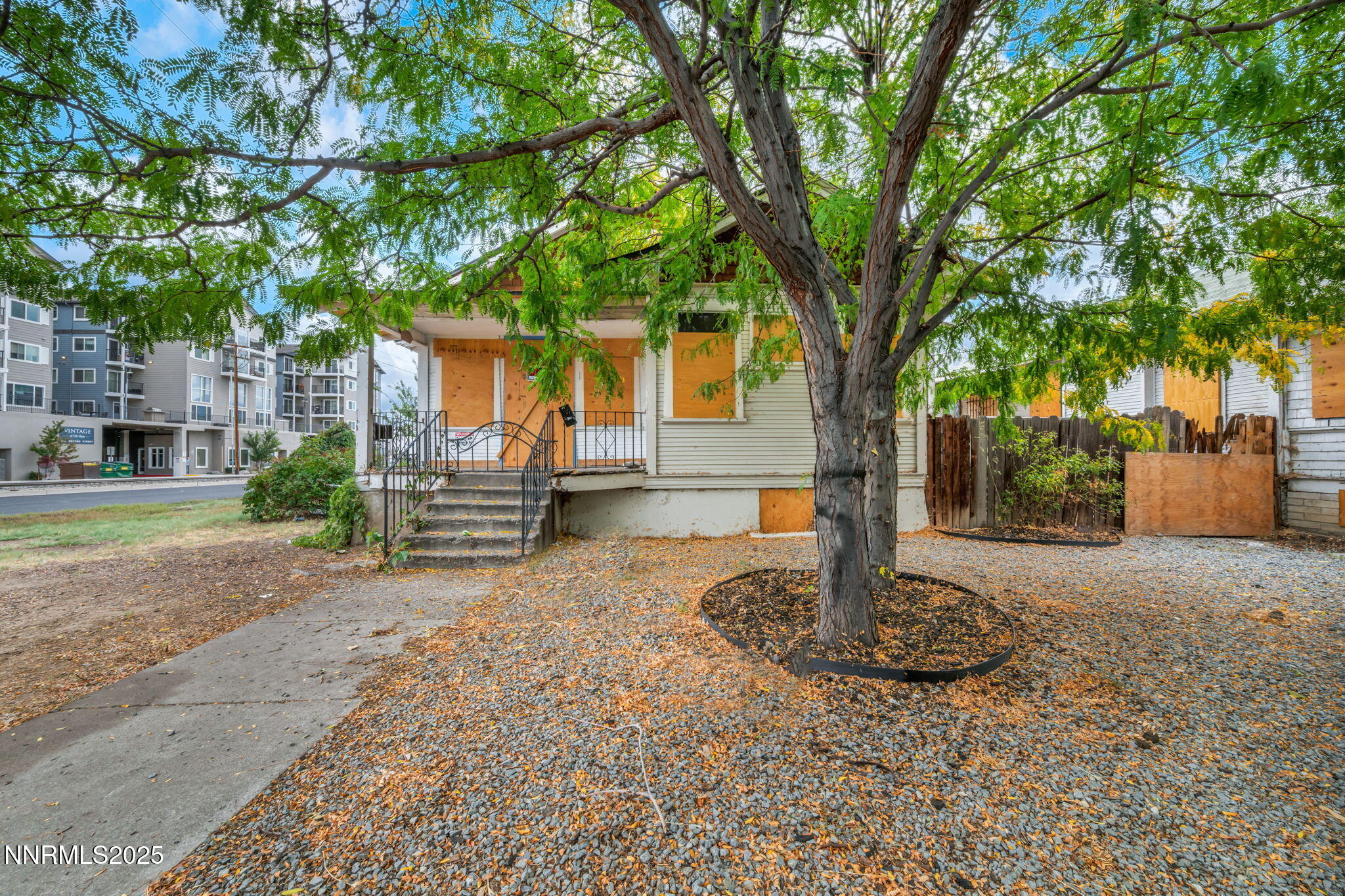 14-web-or-mls-336-e-7th-st
