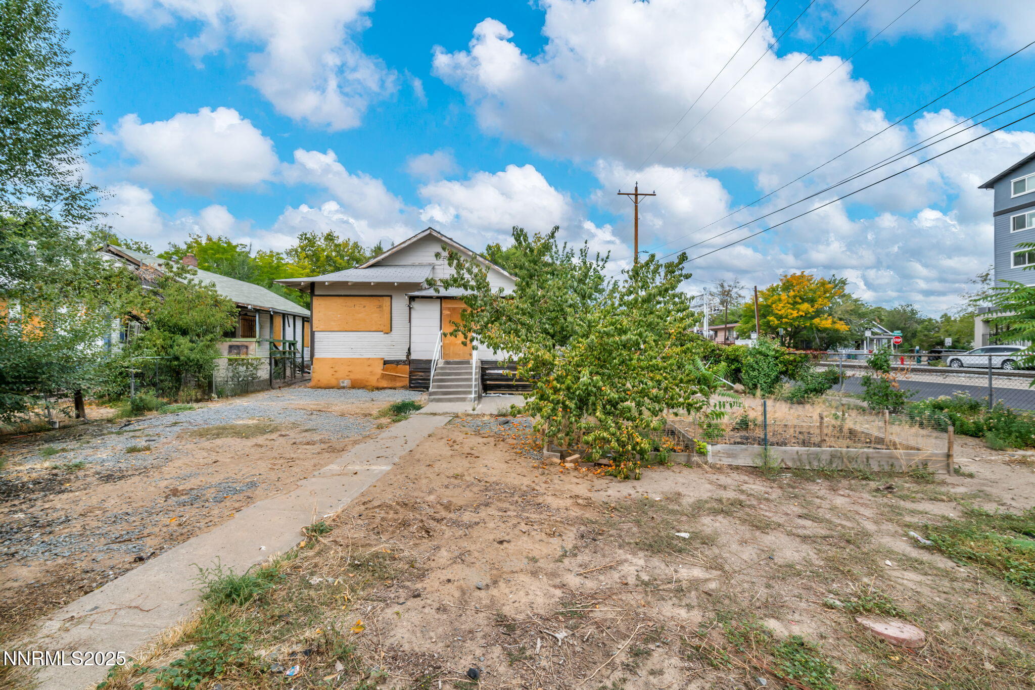 21-web-or-mls-336-e-7th-st