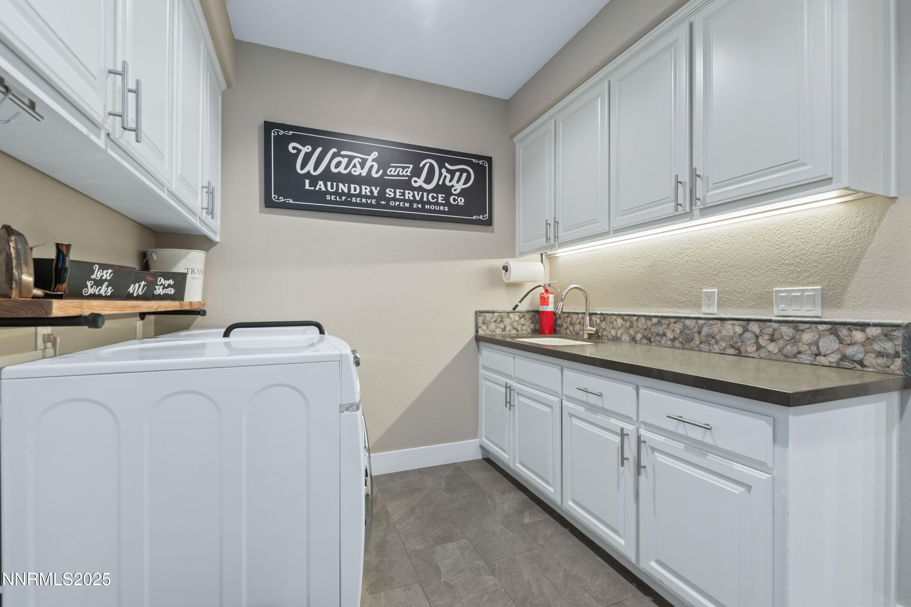 8360 Cinnamon Ridge Lane (19 of 51)