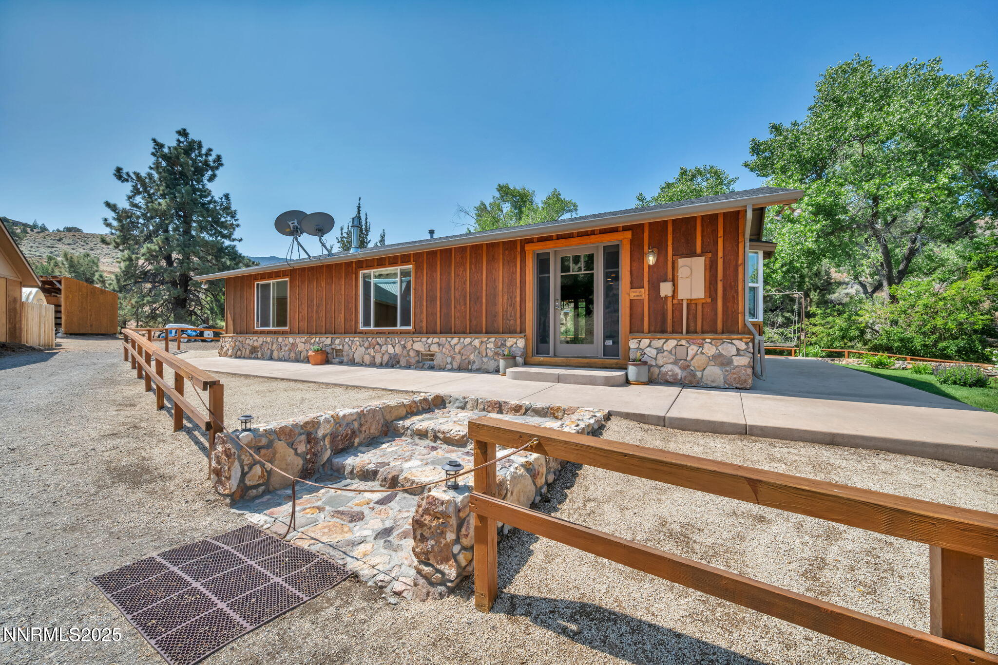 5-web-or-mls-18500-toll-rd