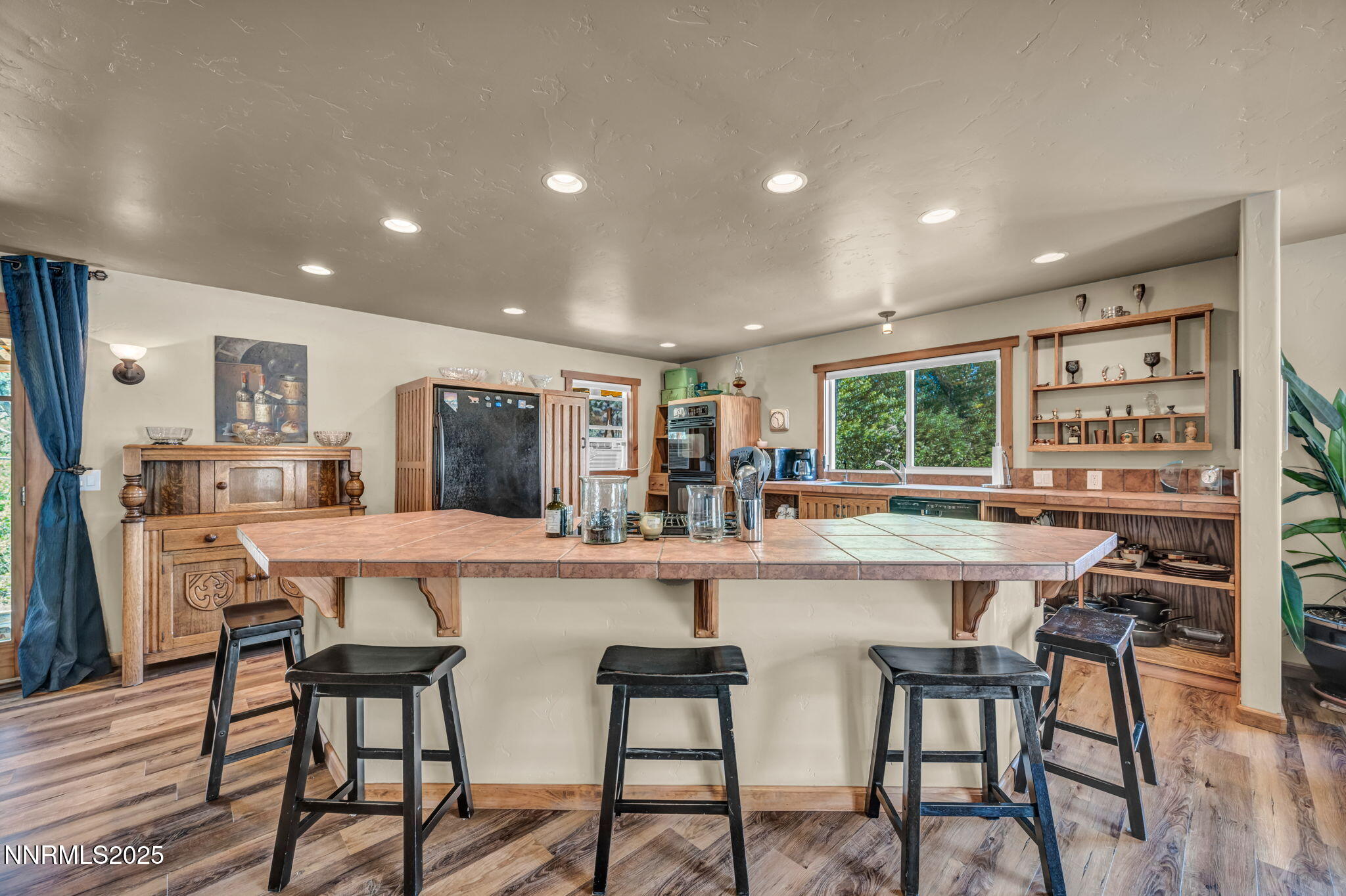 76-web-or-mls-18500-toll-rd