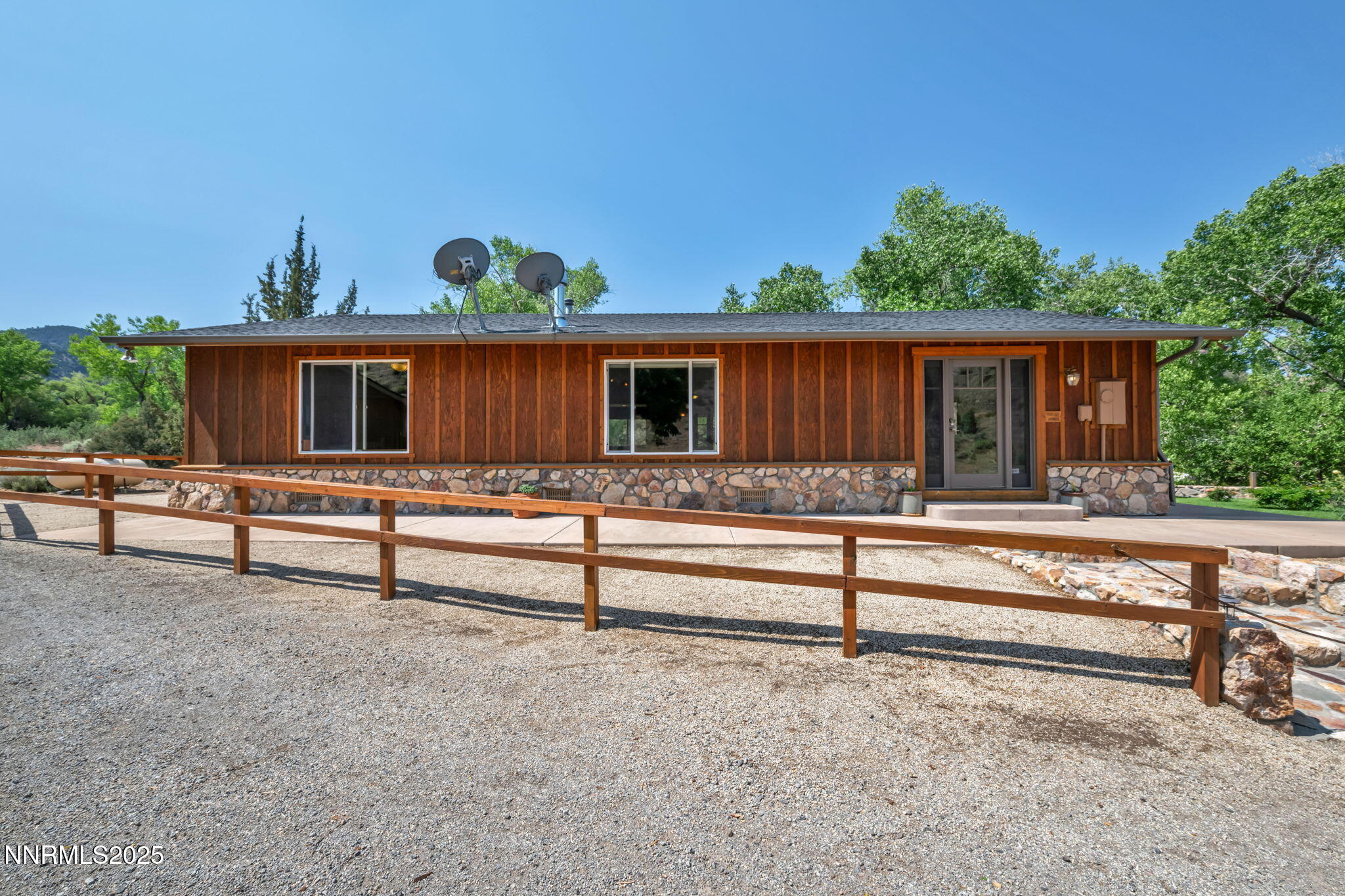 6-web-or-mls-18500-toll-rd