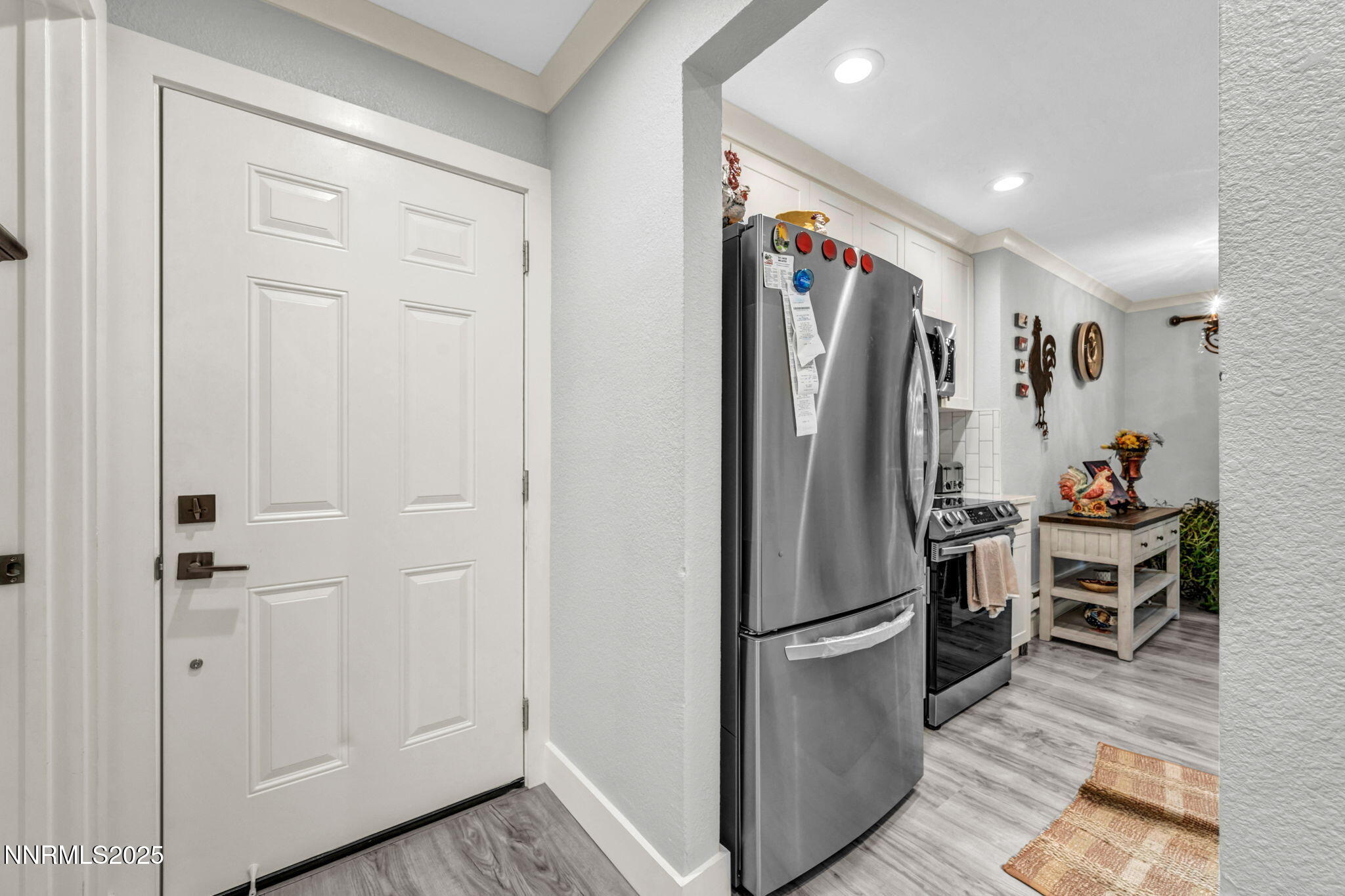 19-web-or-mls-3865-e-leonesio-dr-f2