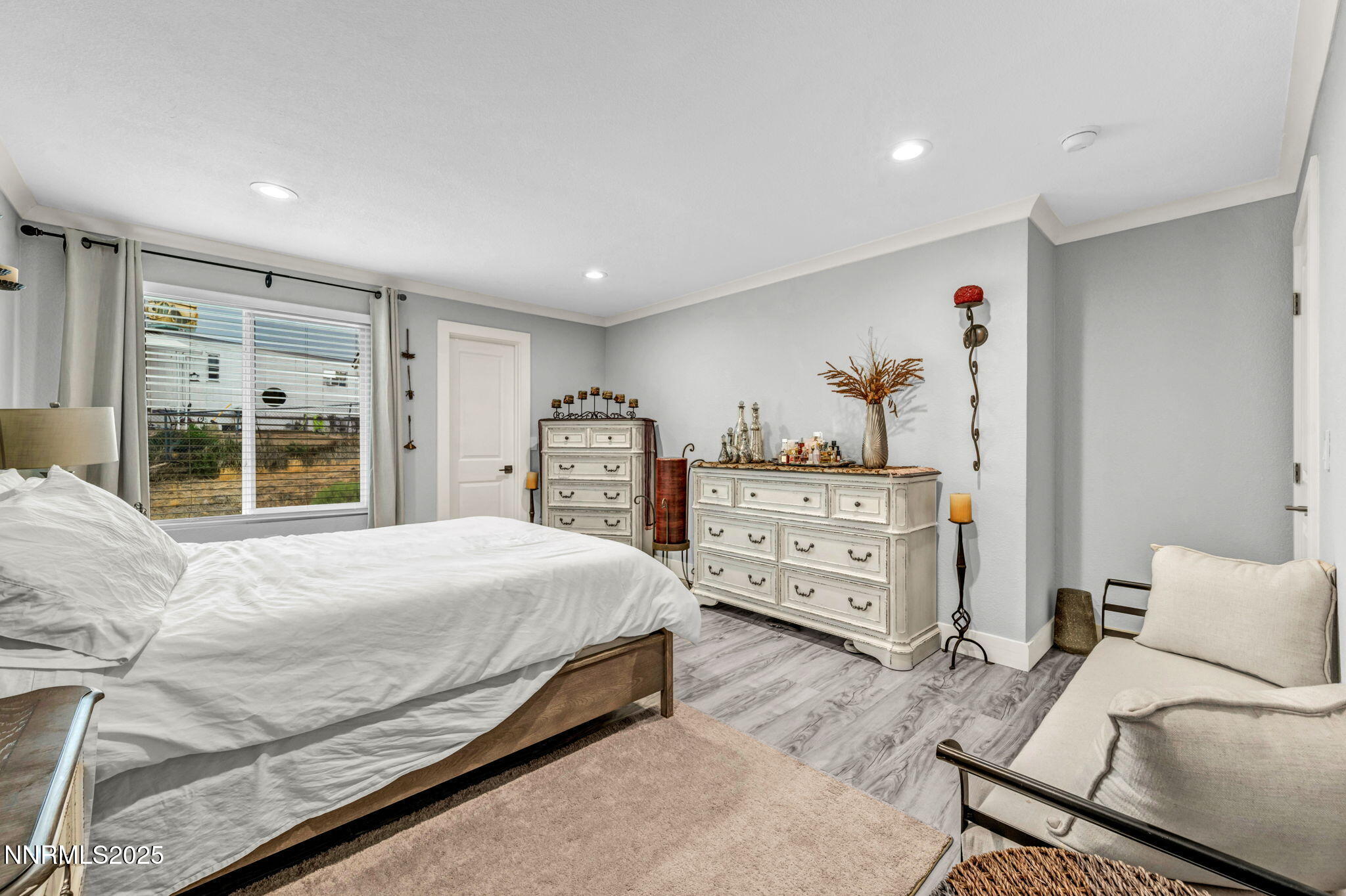 16-web-or-mls-3865-e-leonesio-dr-f2