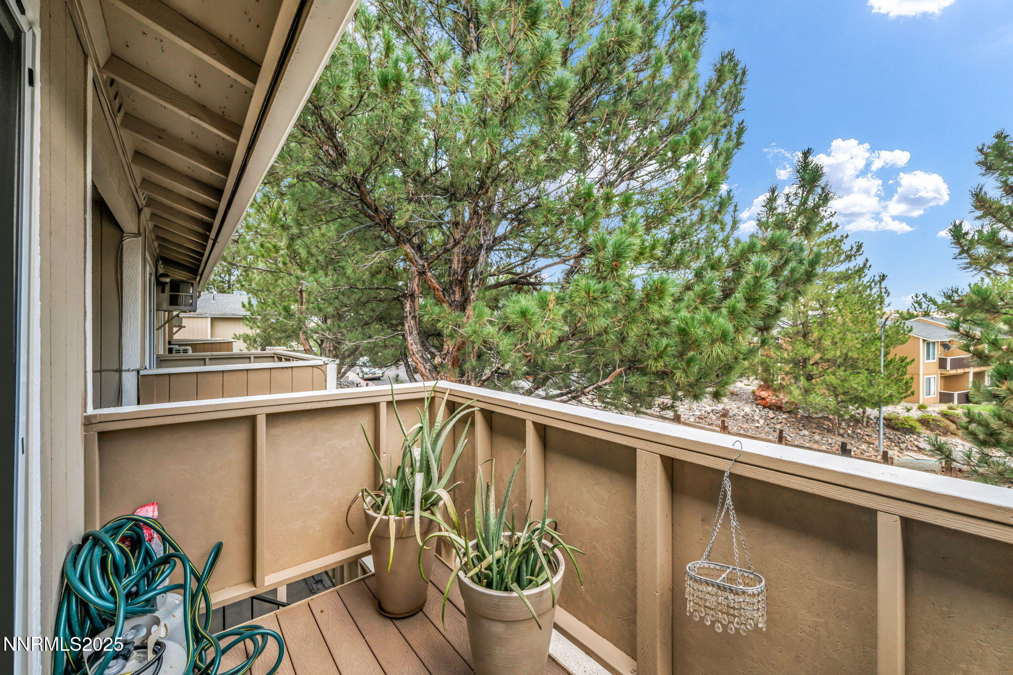 9-web-or-mls-3865-e-leonesio-dr-f2