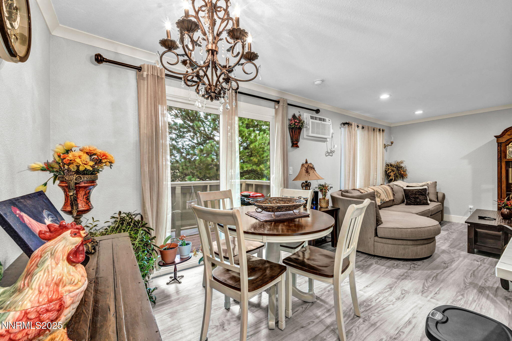 29-web-or-mls-3865-e-leonesio-dr-f2