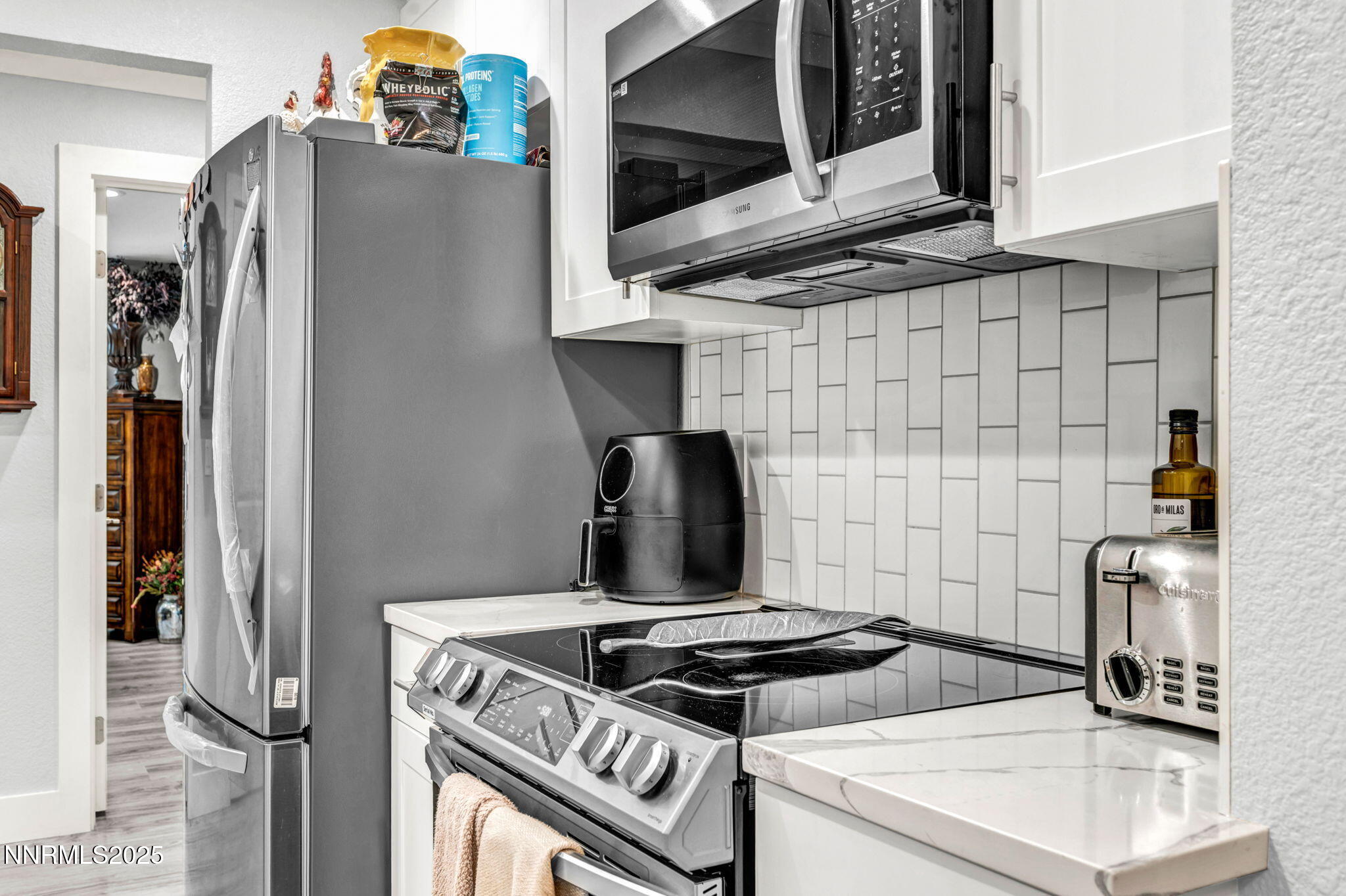 28-web-or-mls-3865-e-leonesio-dr-f2