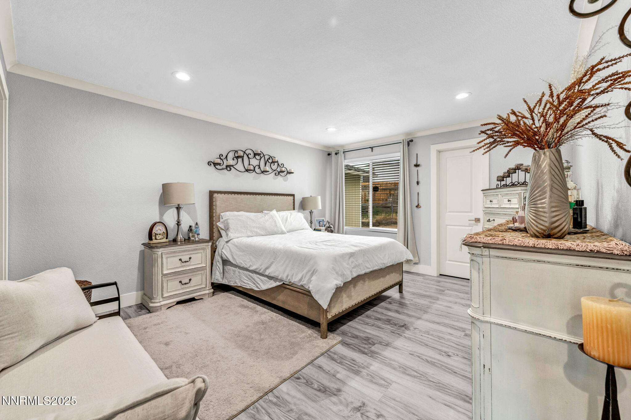 15-web-or-mls-3865-e-leonesio-dr-f2