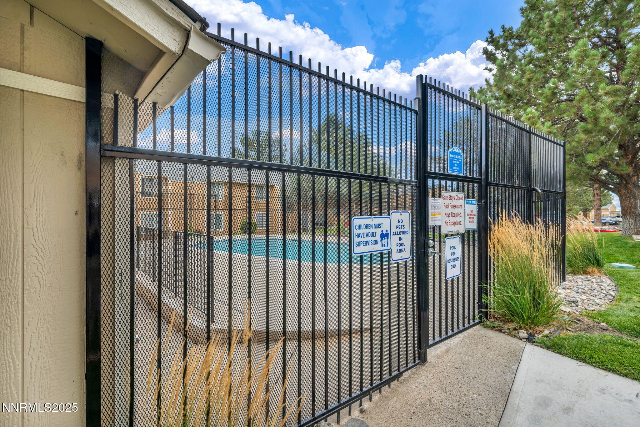 7-web-or-mls-3865-e-leonesio-dr-f2