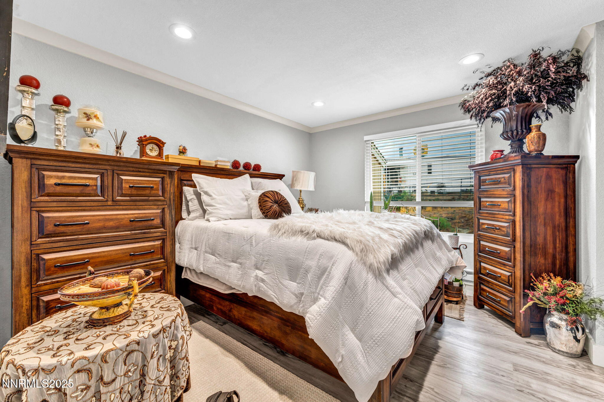 20-web-or-mls-3865-e-leonesio-dr-f2