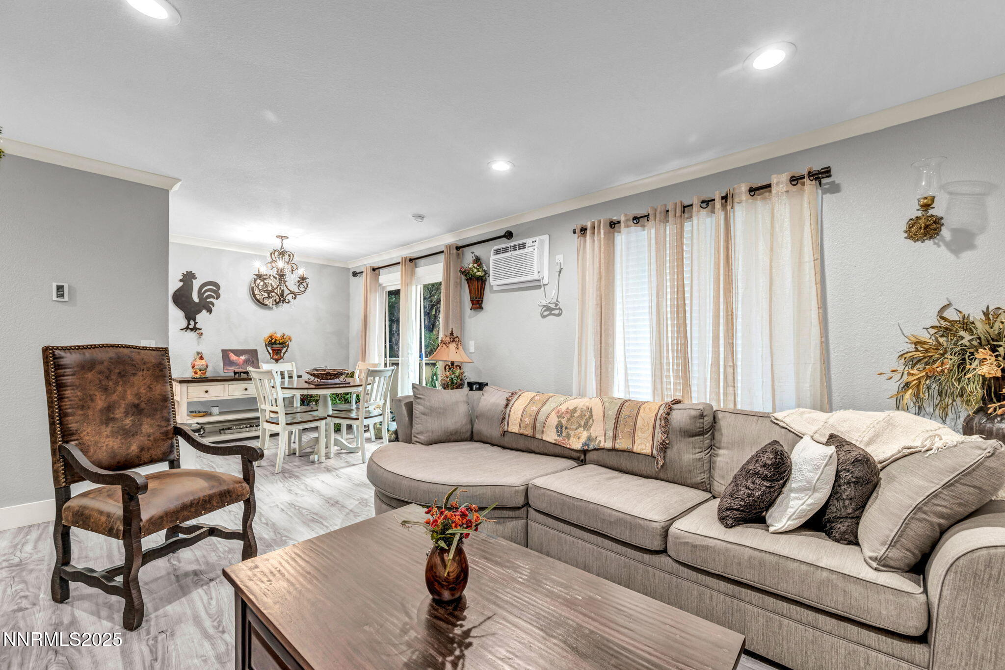 33-web-or-mls-3865-e-leonesio-dr-f2