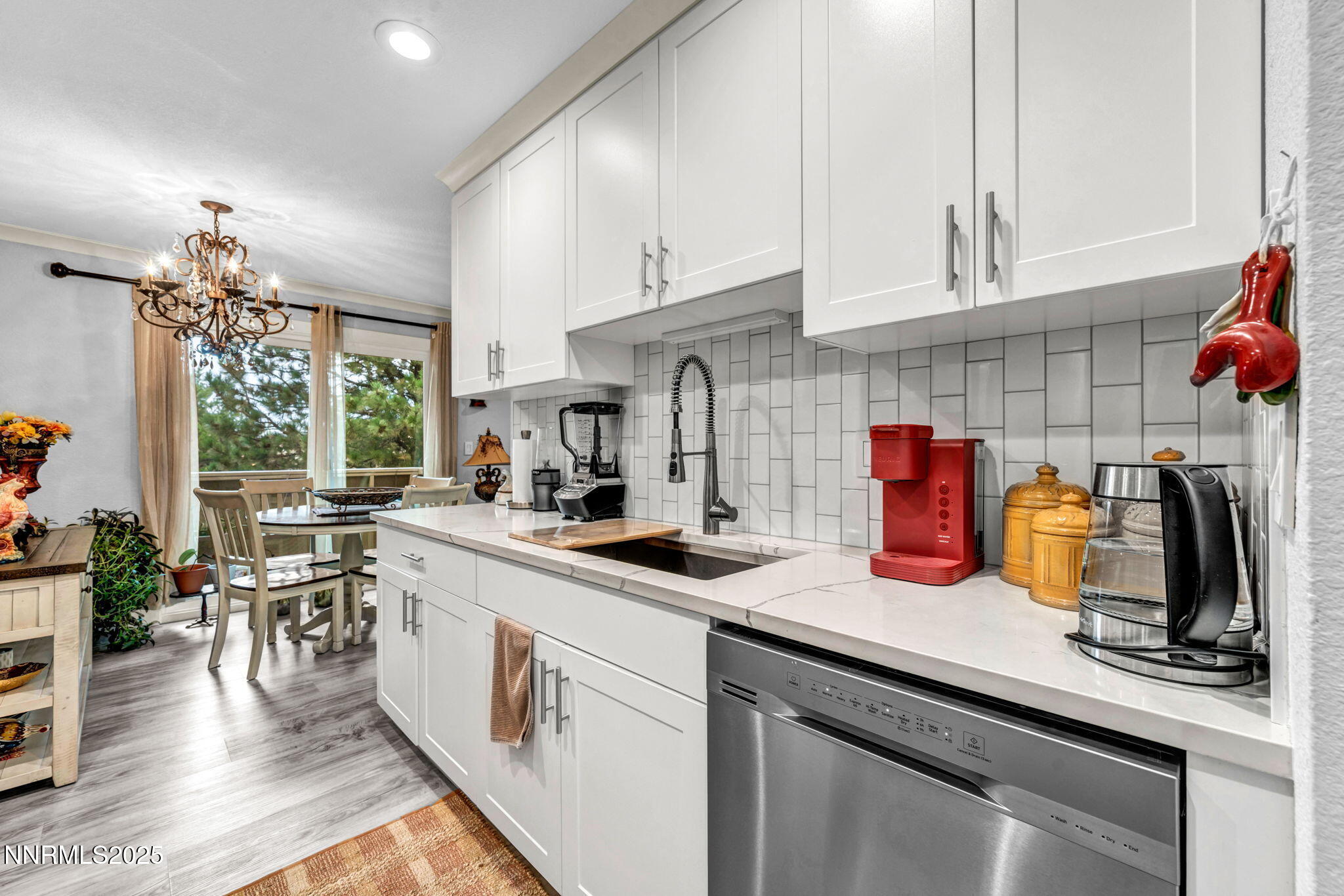 23-web-or-mls-3865-e-leonesio-dr-f2