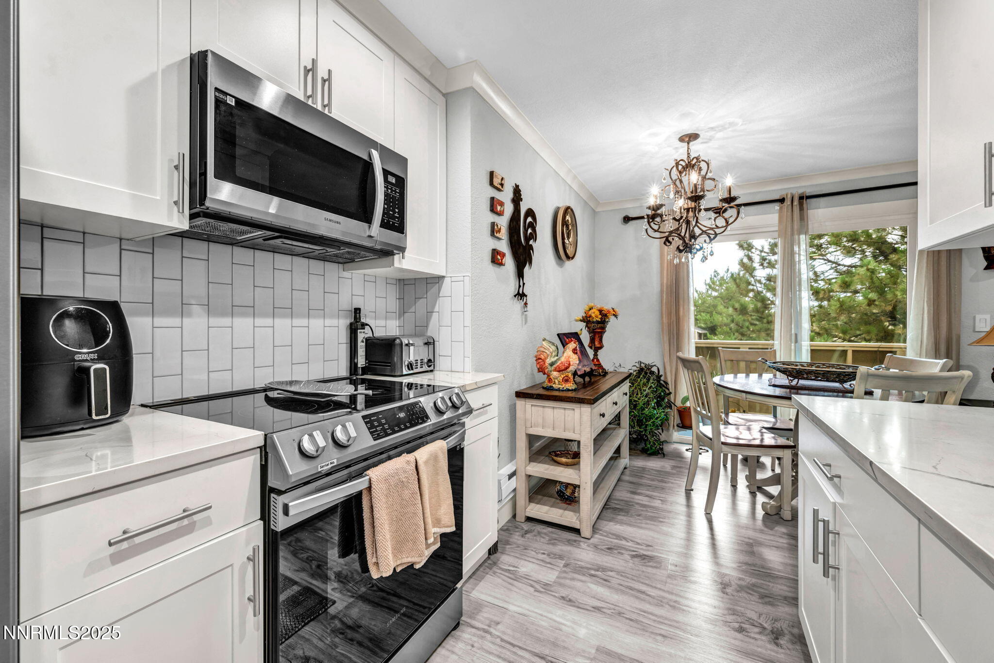 24-web-or-mls-3865-e-leonesio-dr-f2