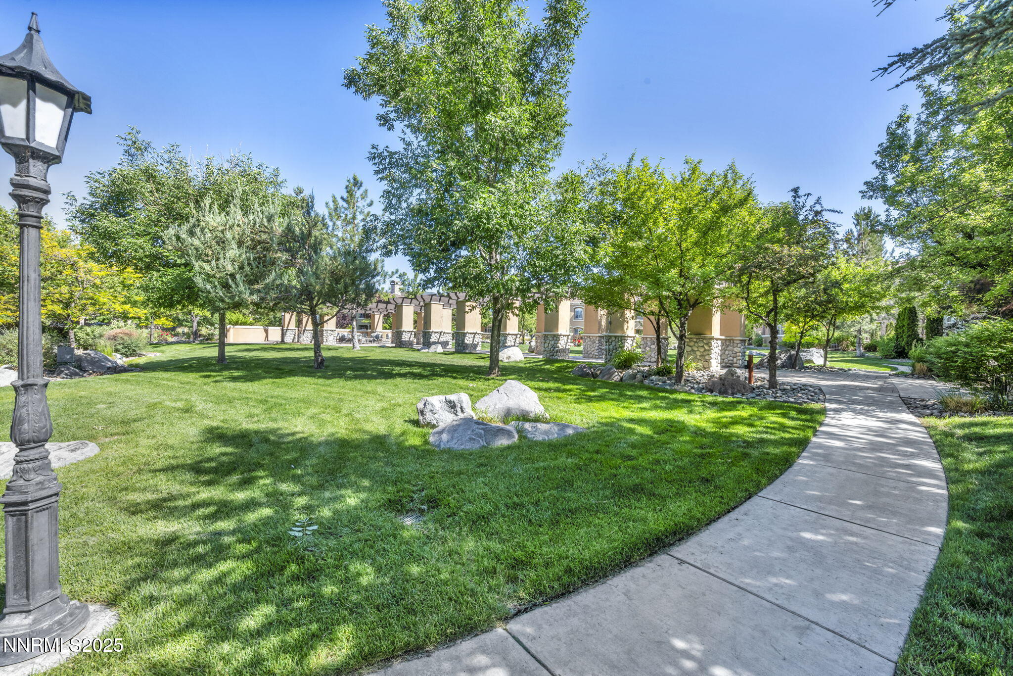 20-web-or-mls-9900-wilbur-may-pkwy-5102