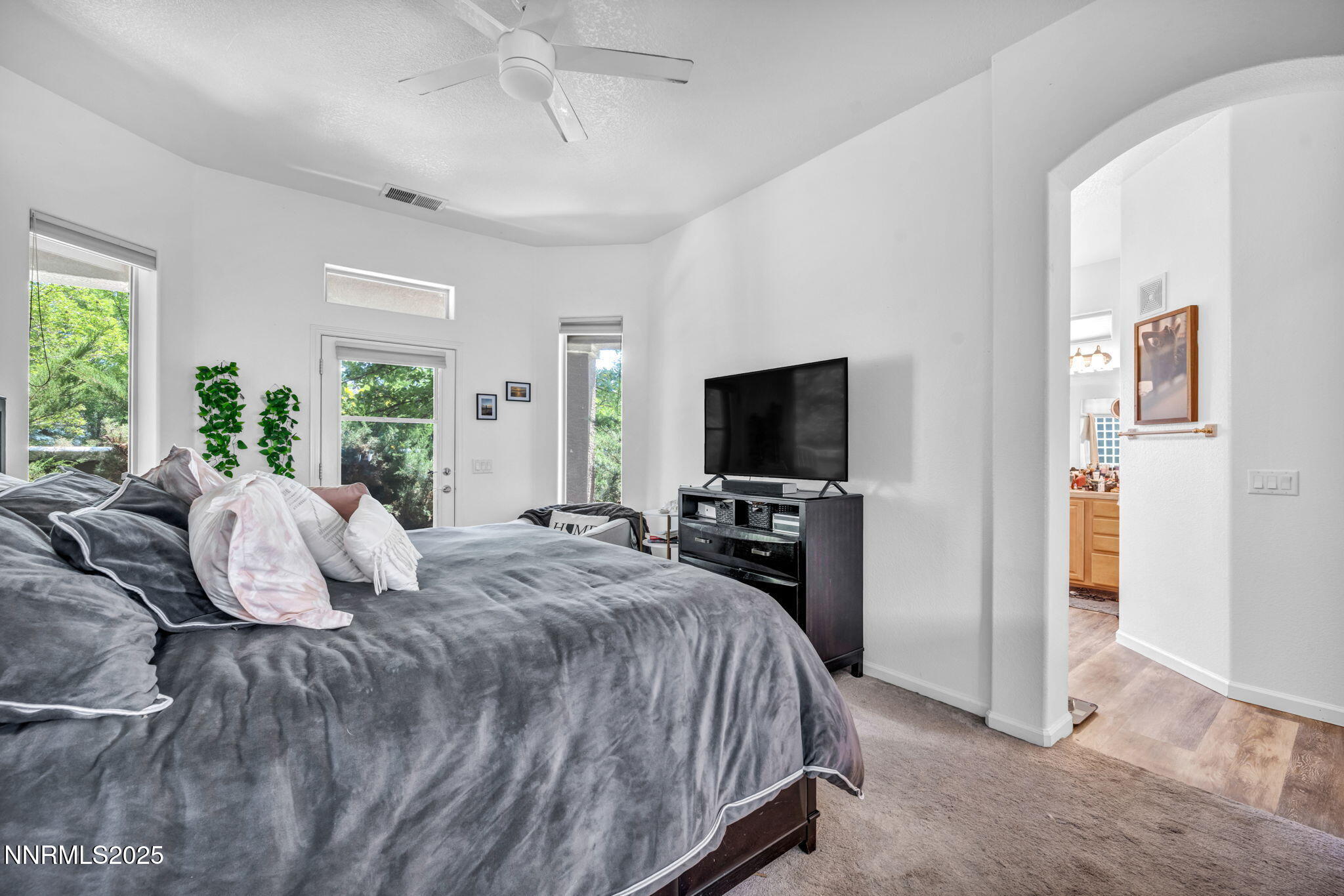 72-web-or-mls-9900-wilbur-may-pkwy-5102