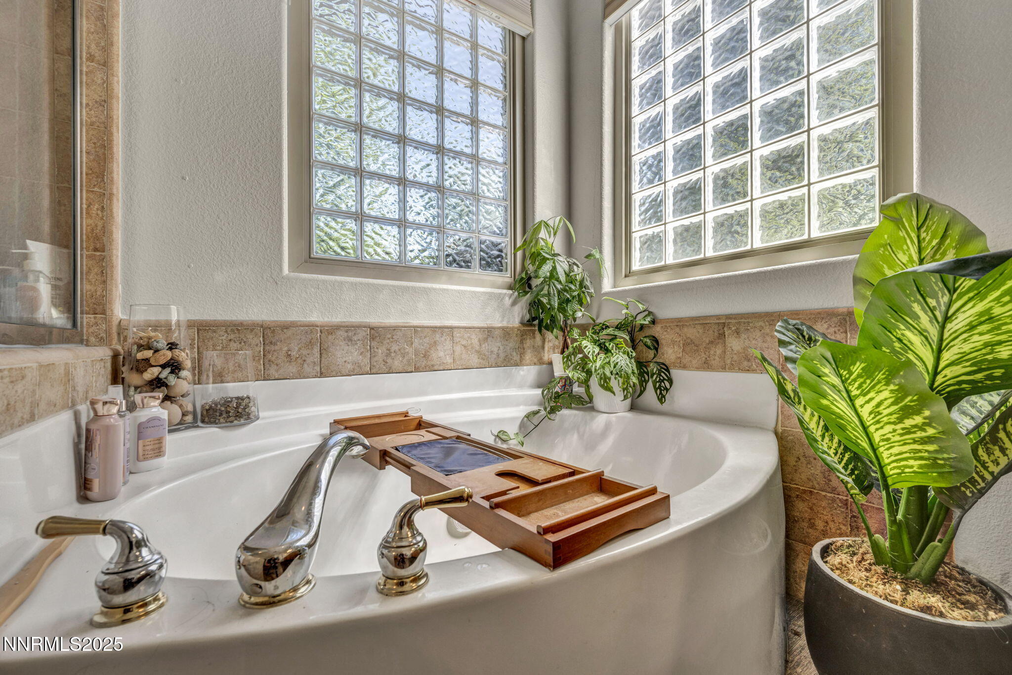 55-web-or-mls-9900-wilbur-may-pkwy-5102