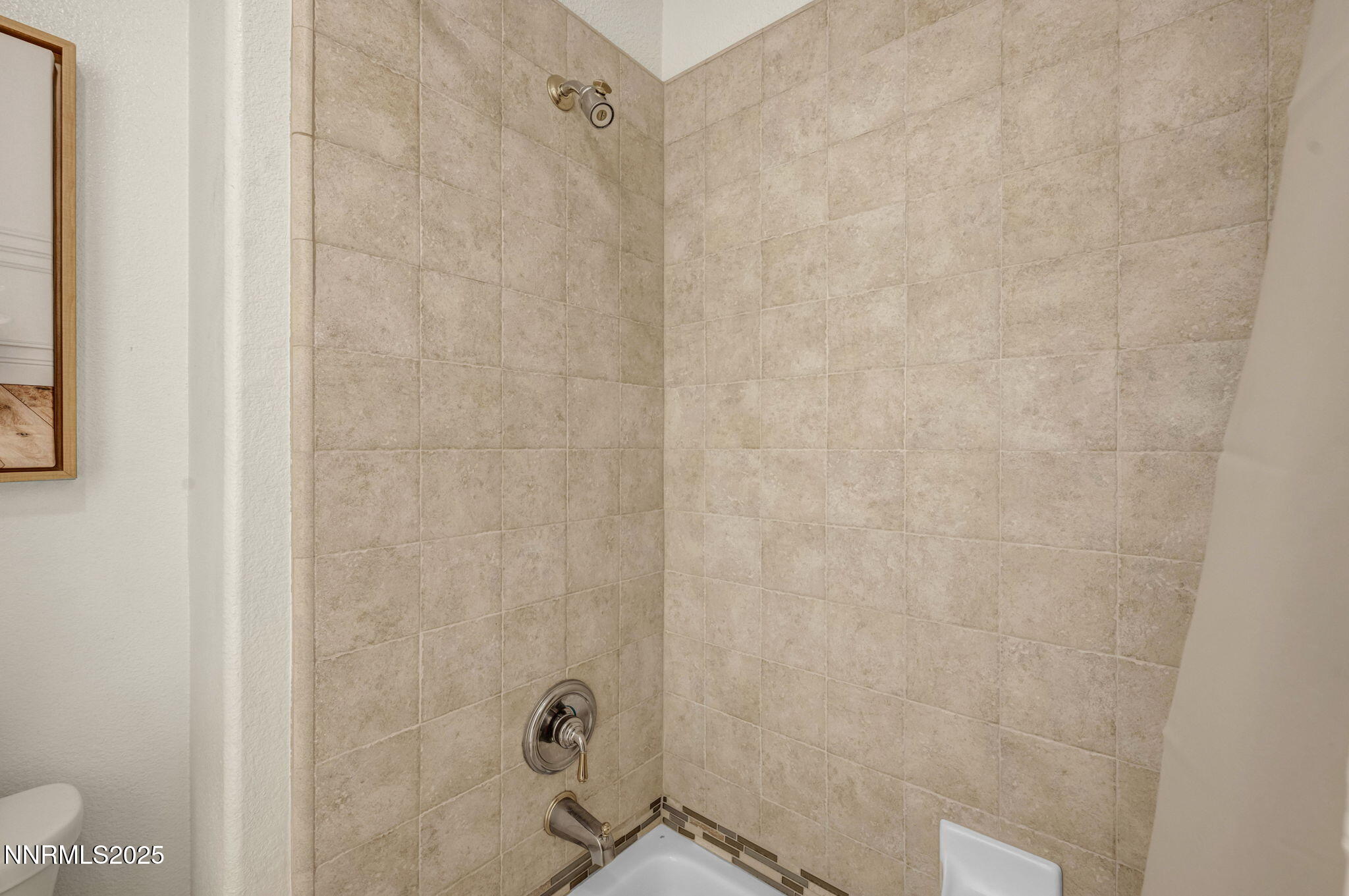 29-web-or-mls-9900-wilbur-may-pkwy-5102